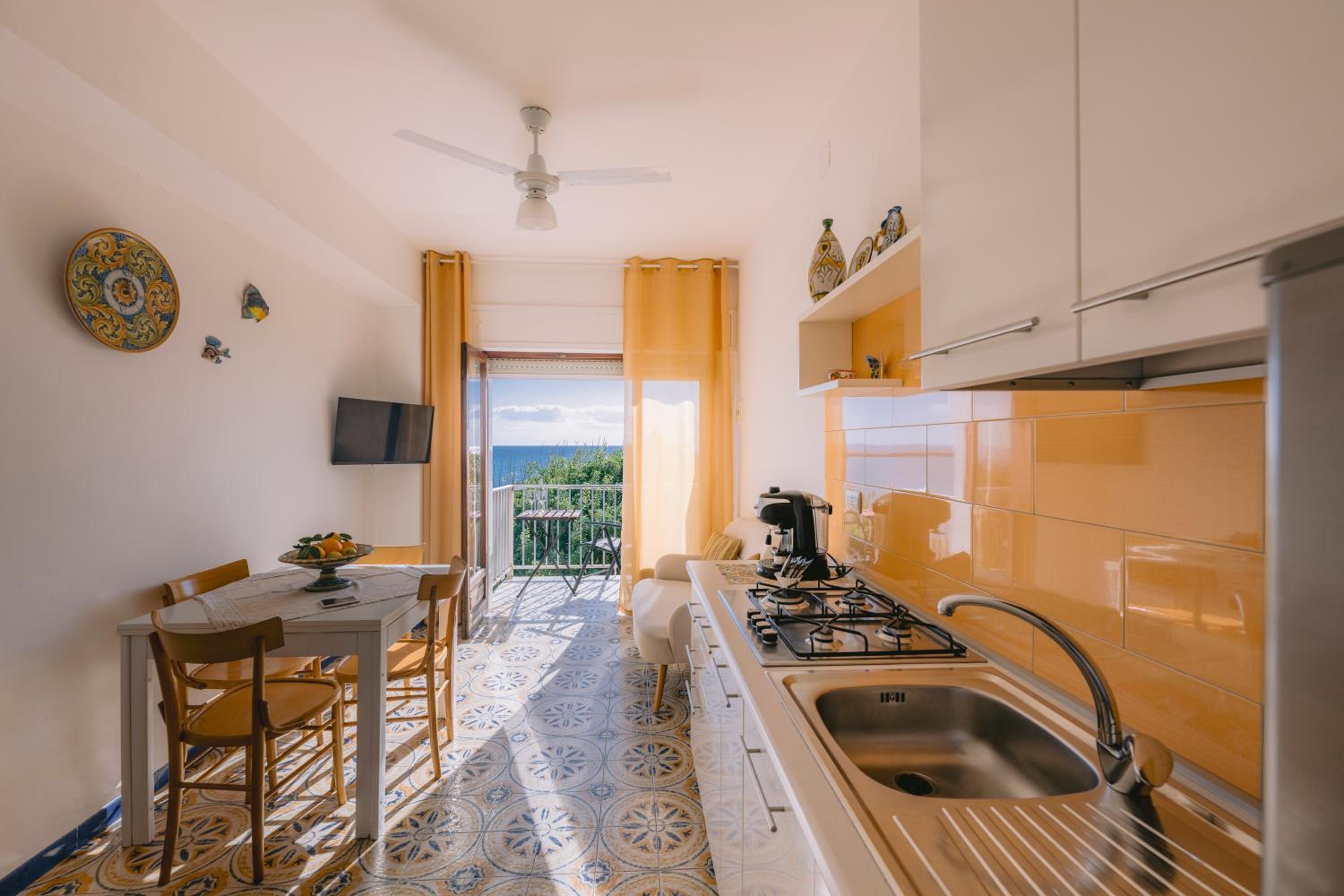 Two-Bedroom Apartment with Sea View photo 2