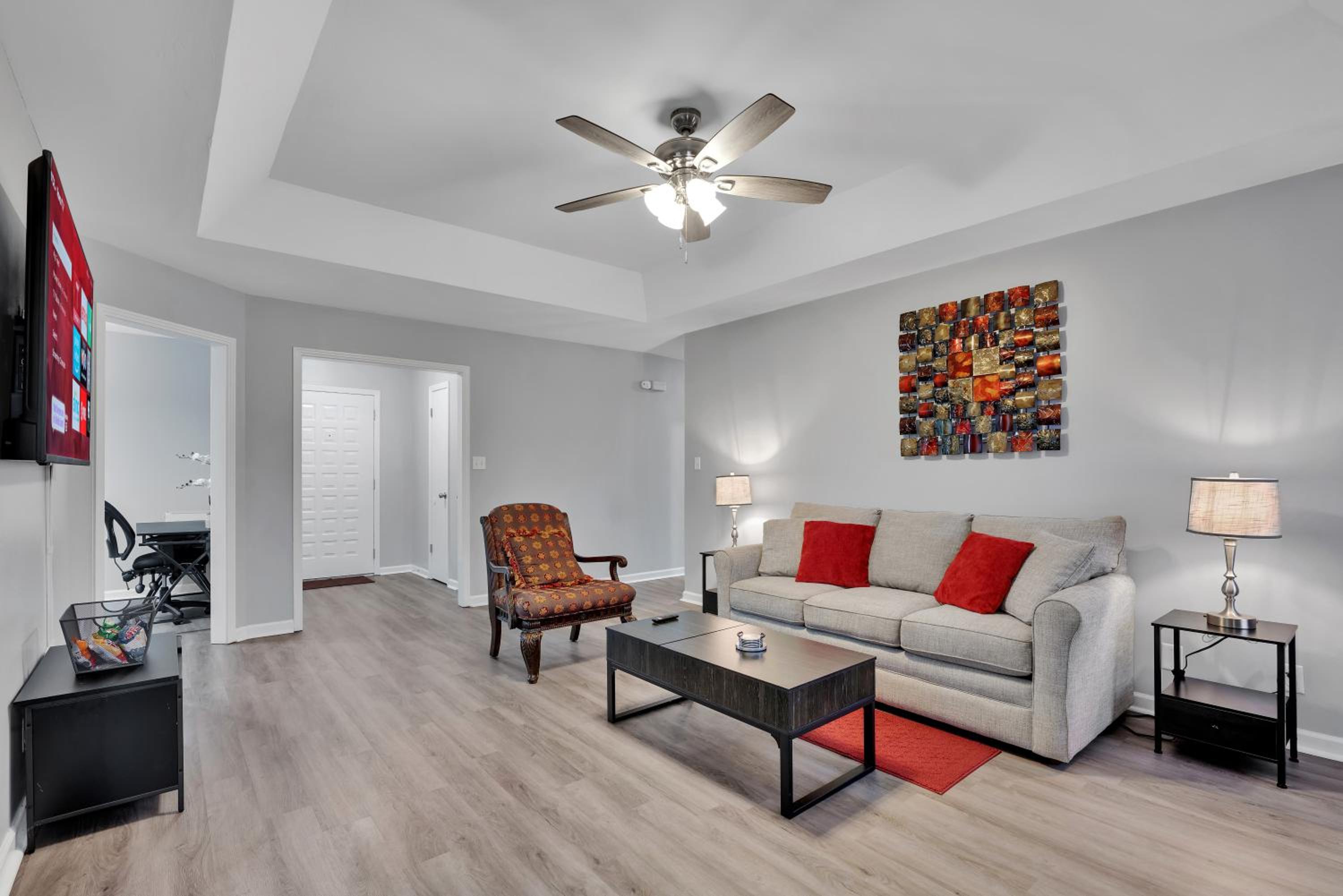 Three-Bedroom House photo 3