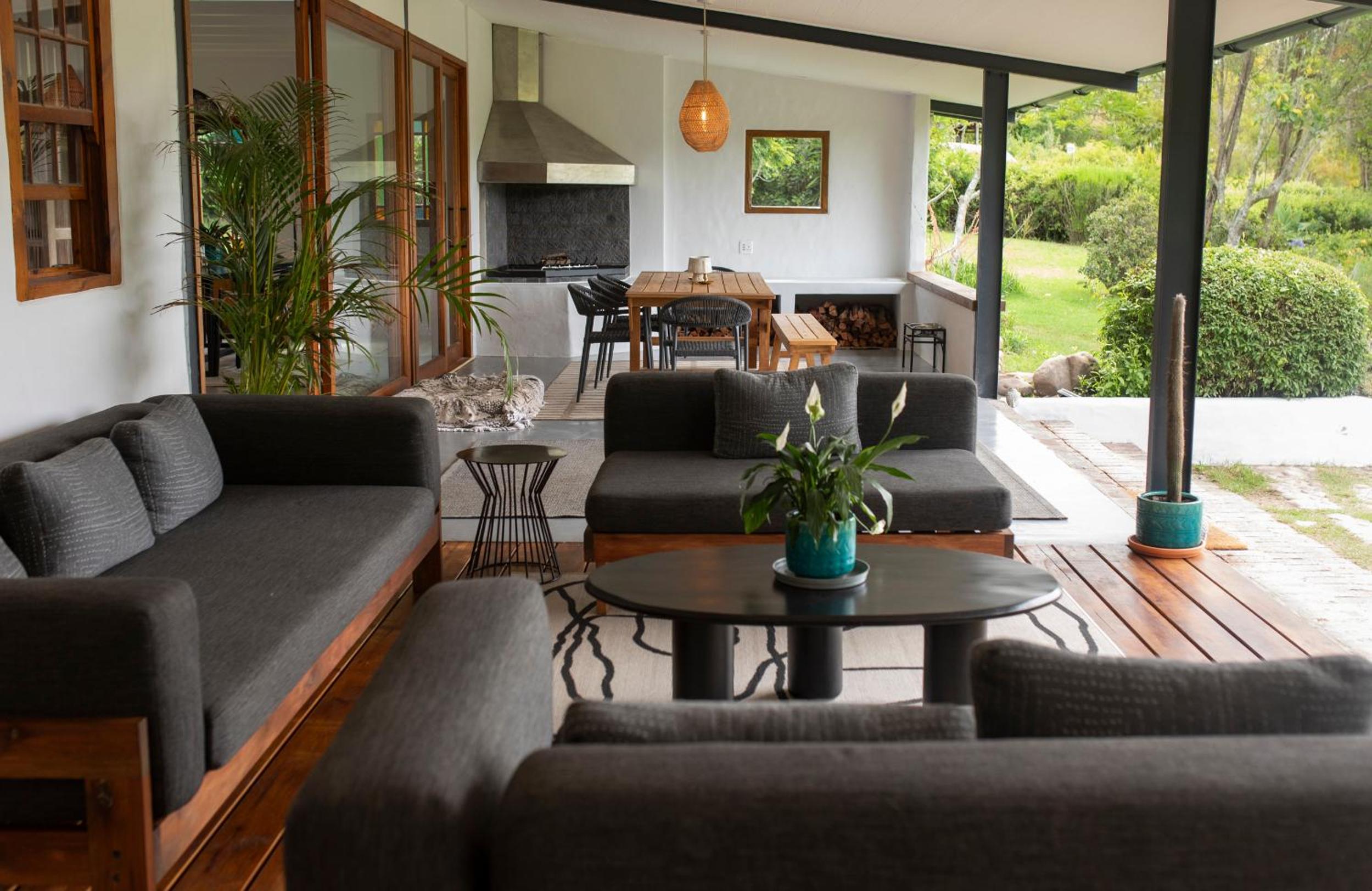 Deluxe Holiday Home photo 3