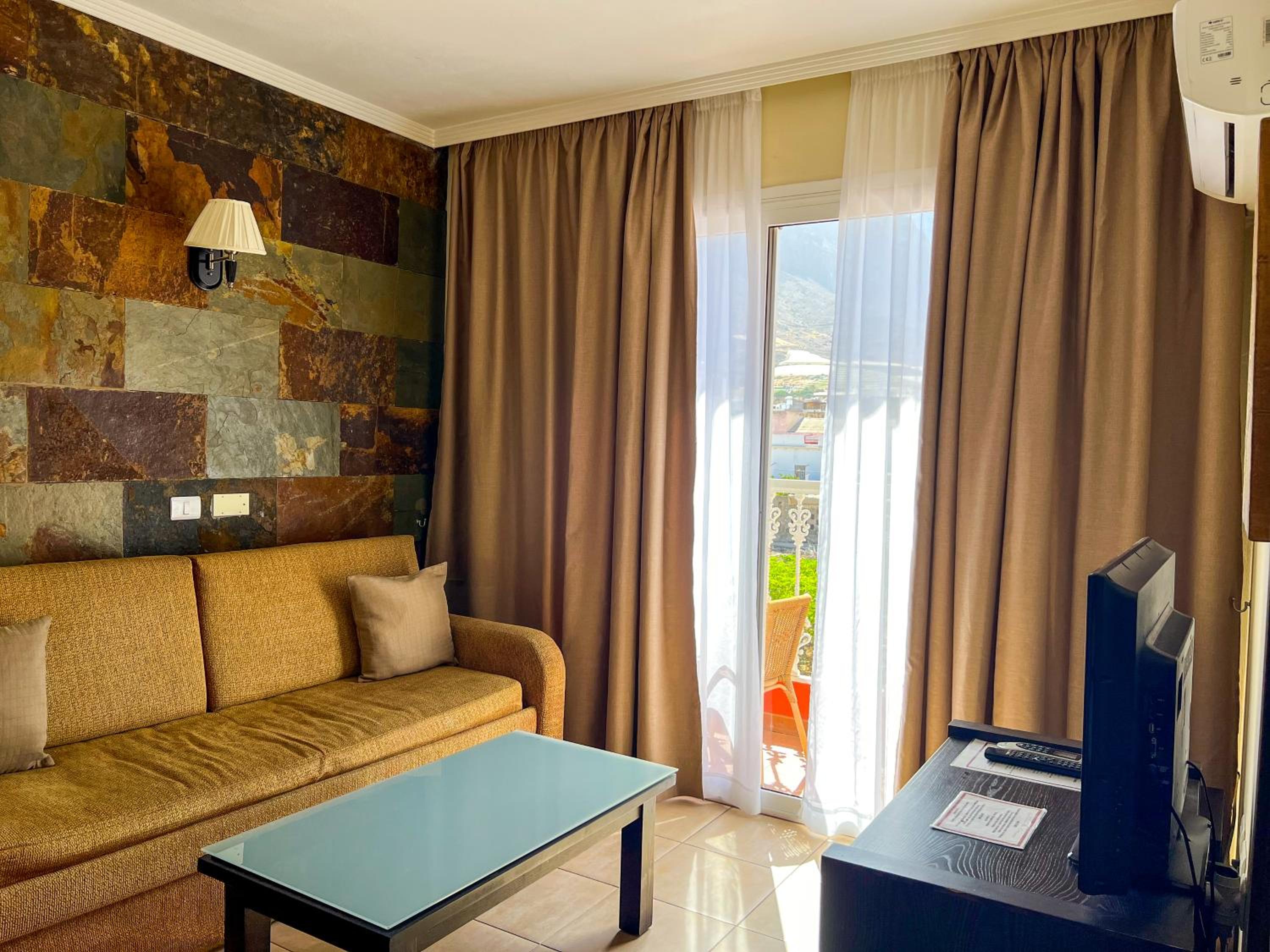 Economy room
