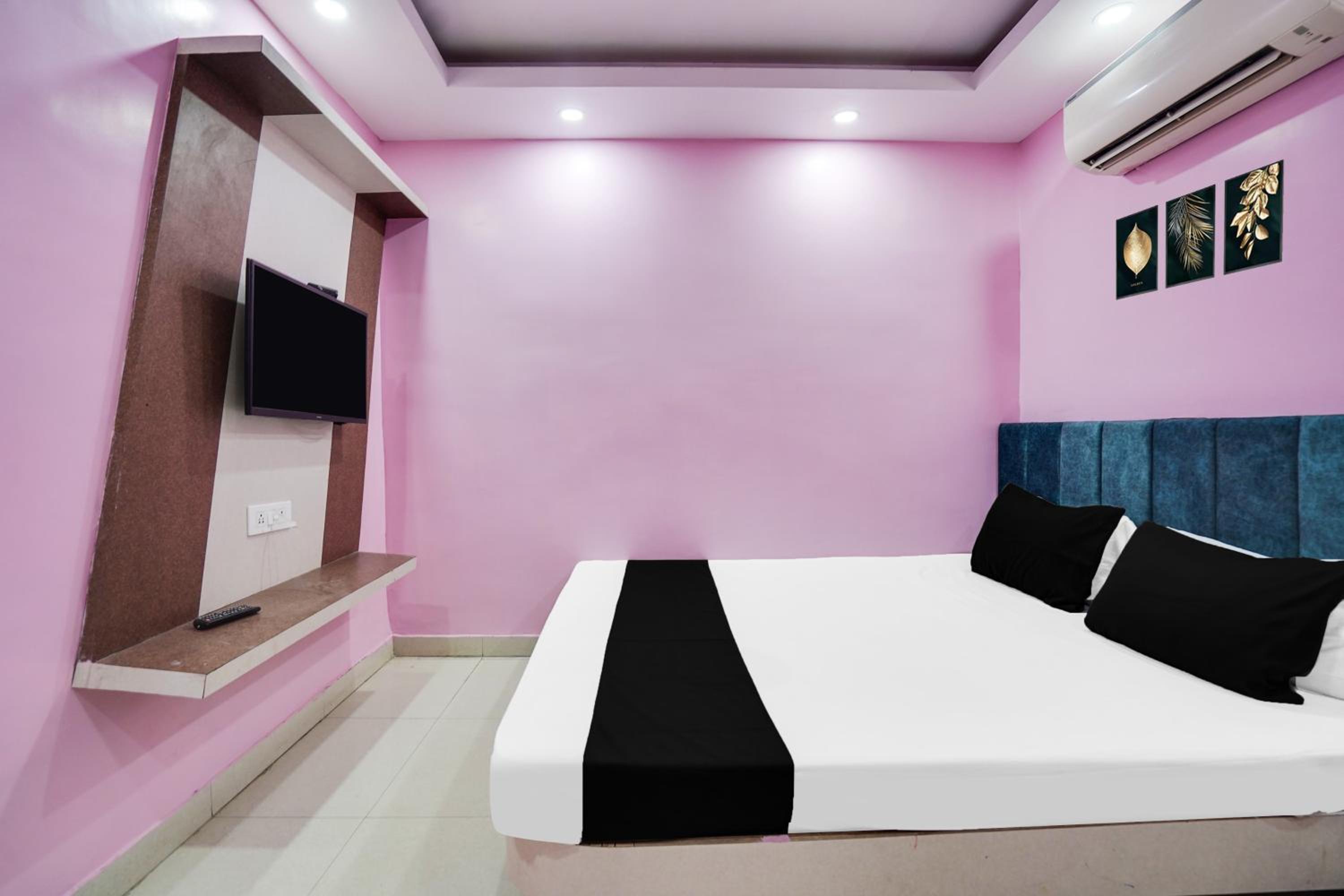 Deluxe Double Room photo 2