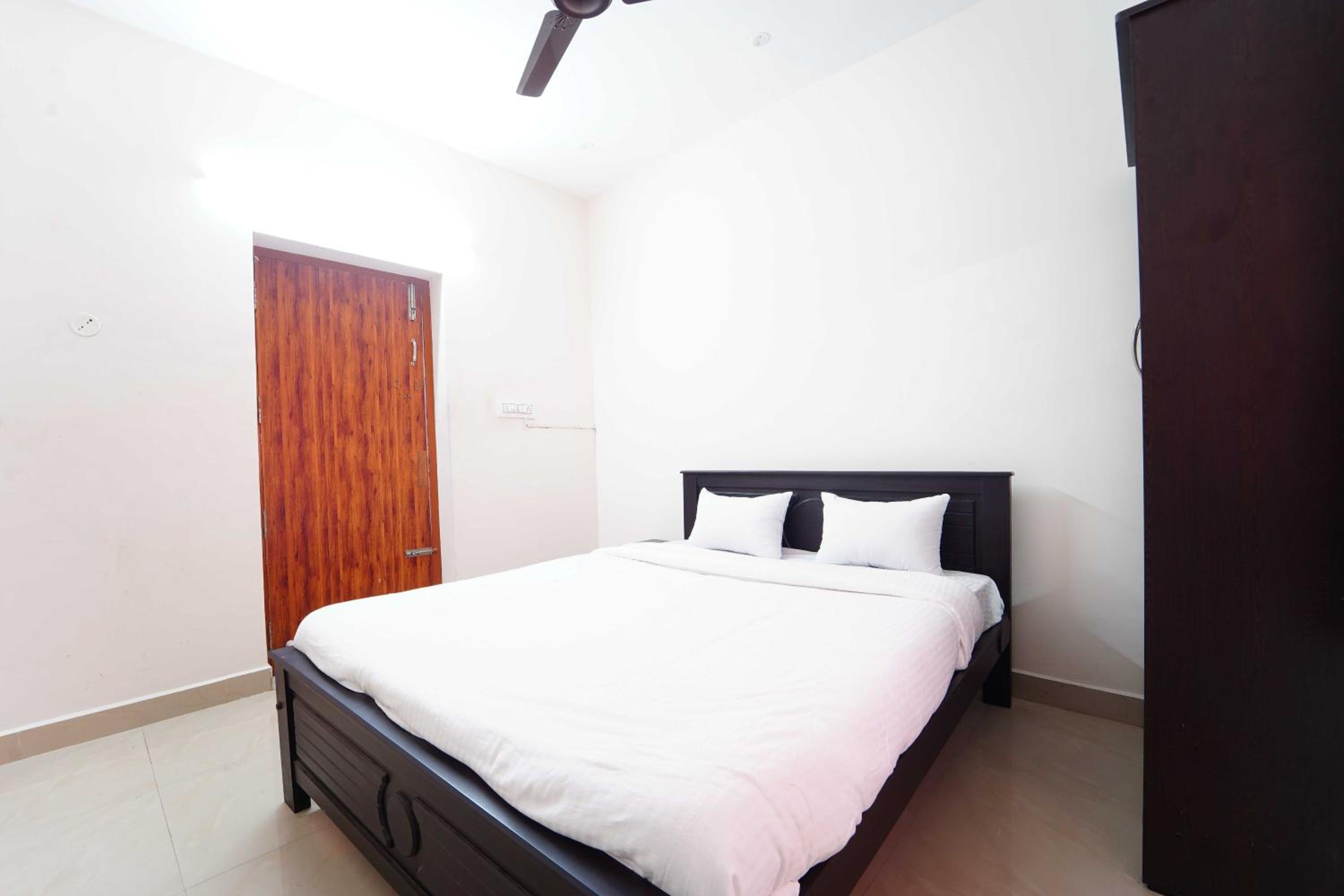 Standard Double Room photo 3