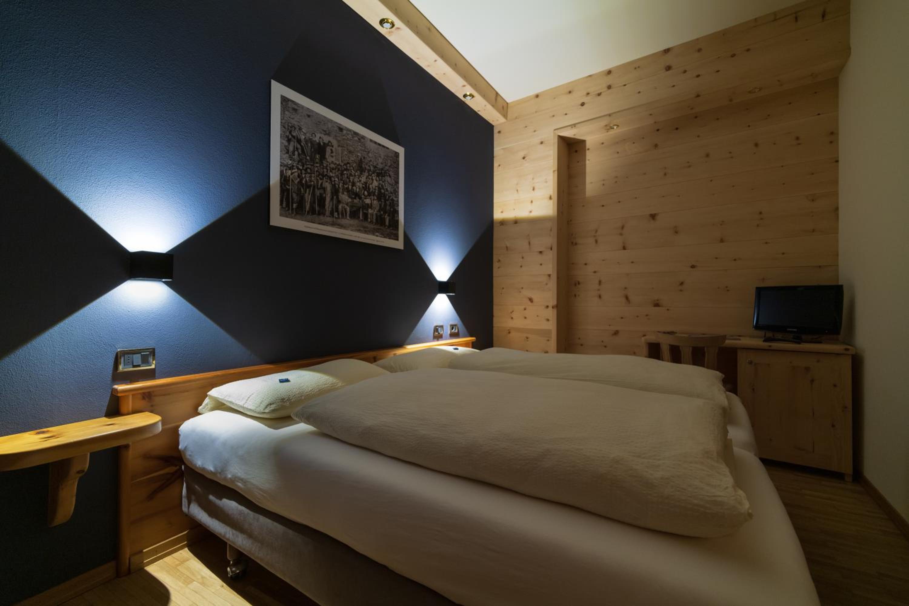 Deluxe Double Room with Balcony photo 2