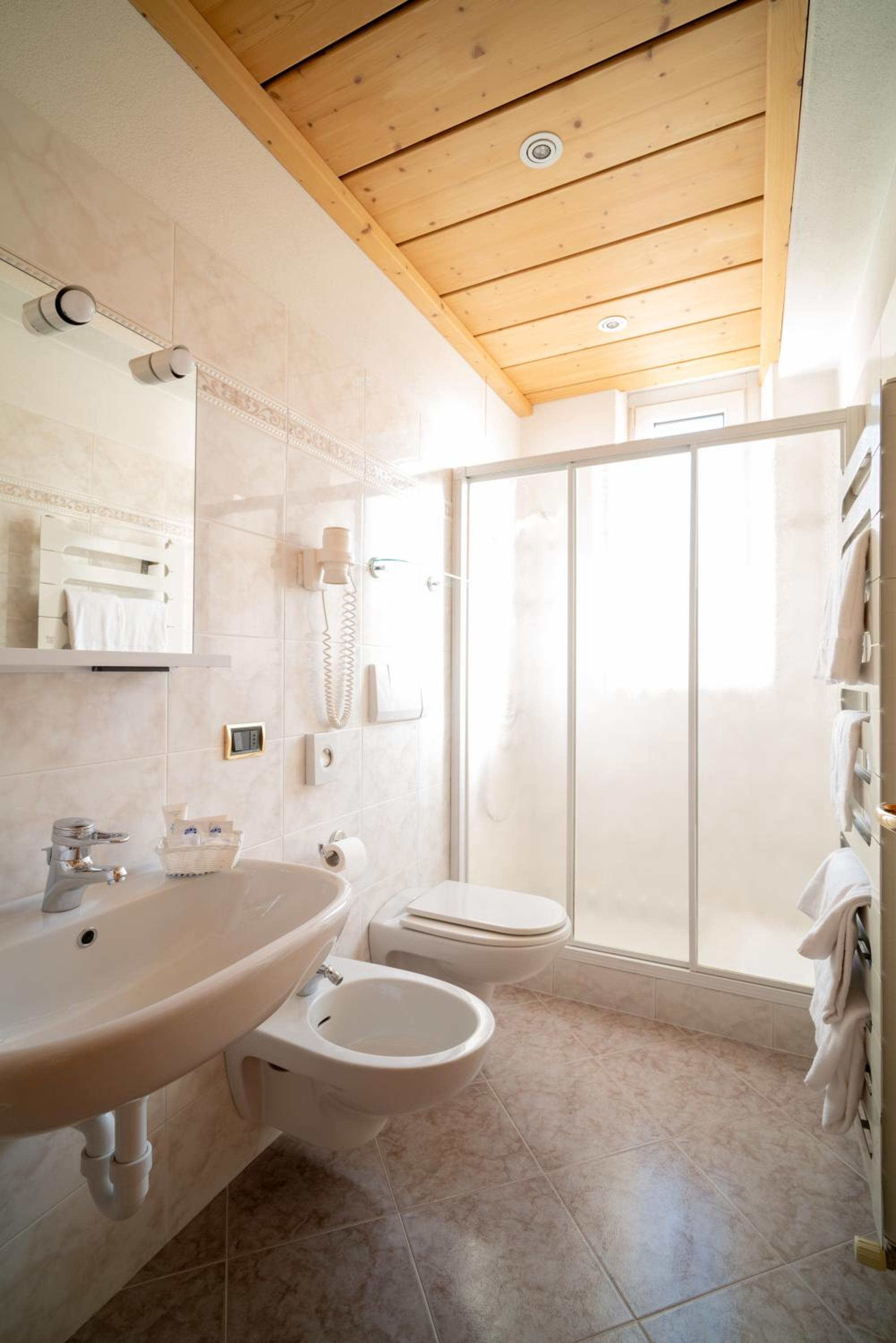 Superior Double Room with Balcony. photo 3