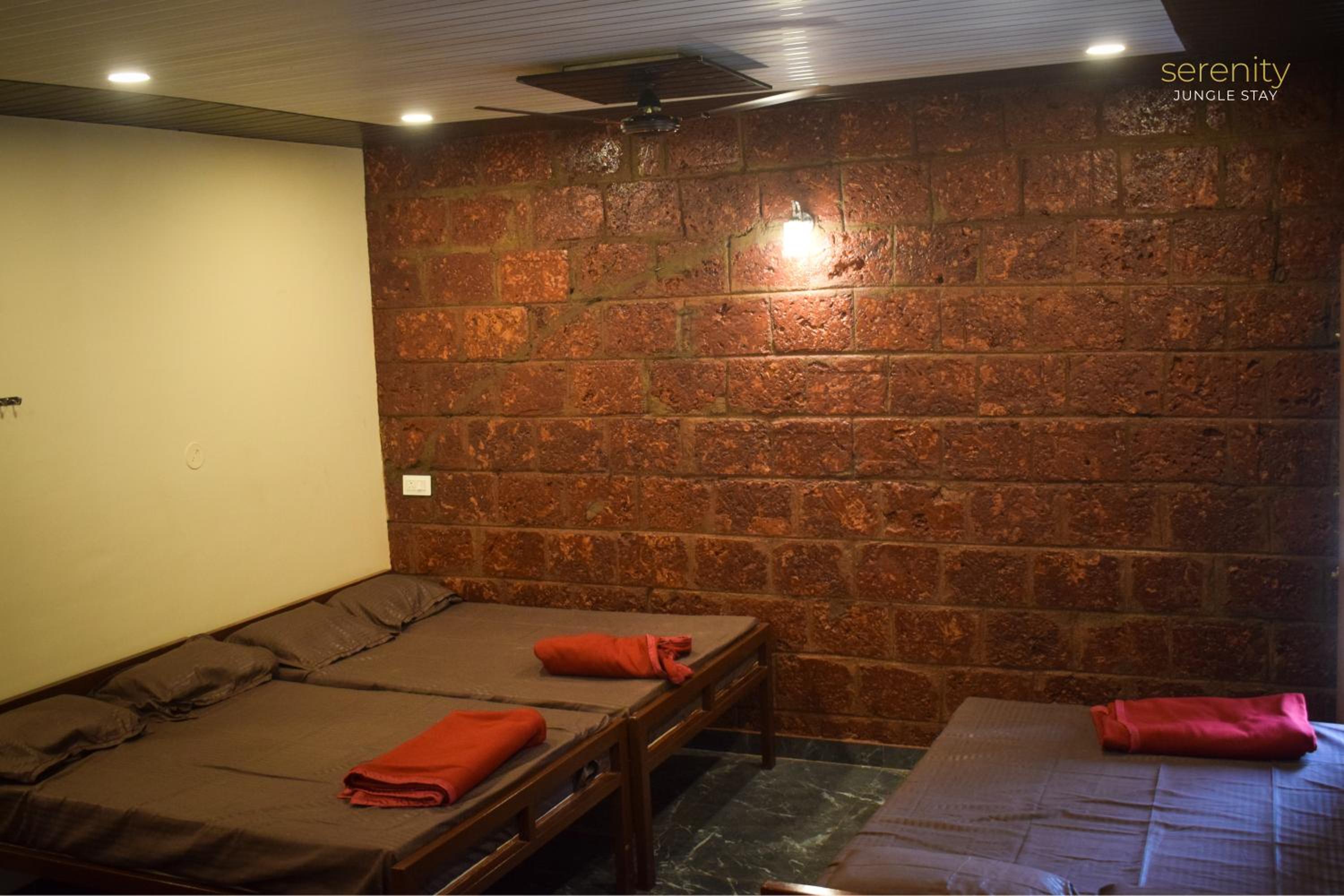 Quadruple Room With Private Bathroom photo 3
