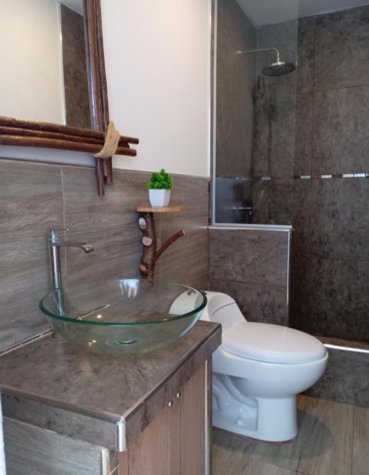 Queen Room with Shared Bathroom photo 2