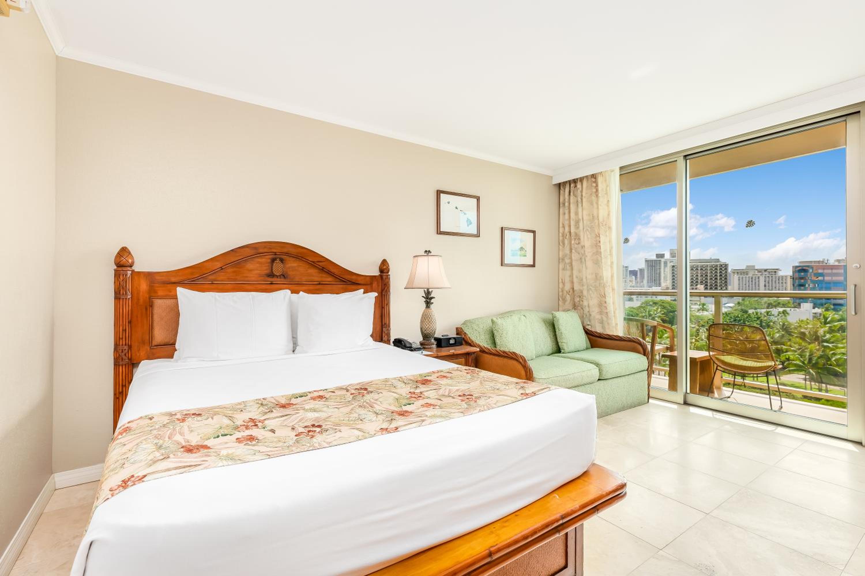 Partial Ocean View Queen Bed with Sofa Bed - Photo 2