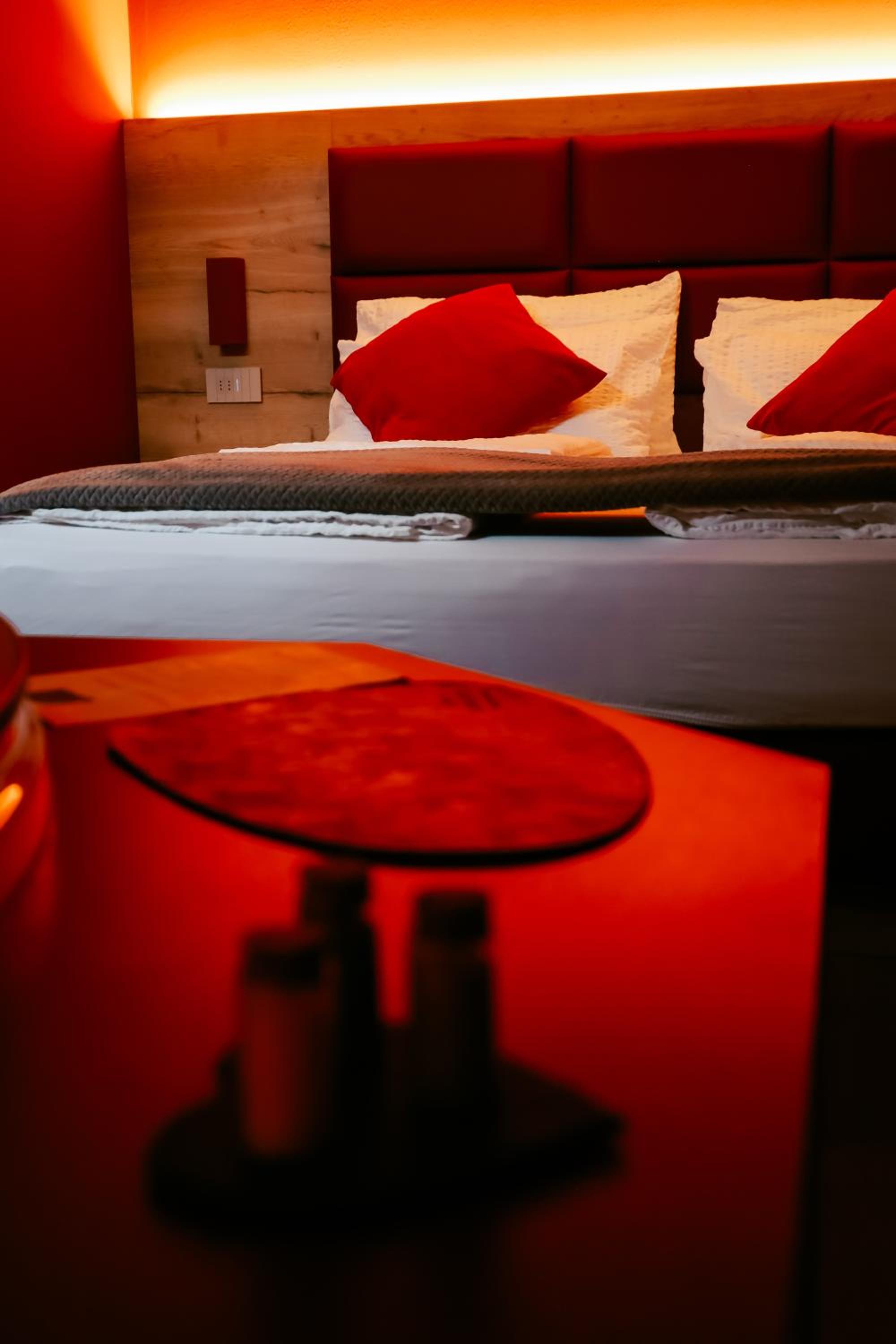 Queen Room with Spa Bath photo 1