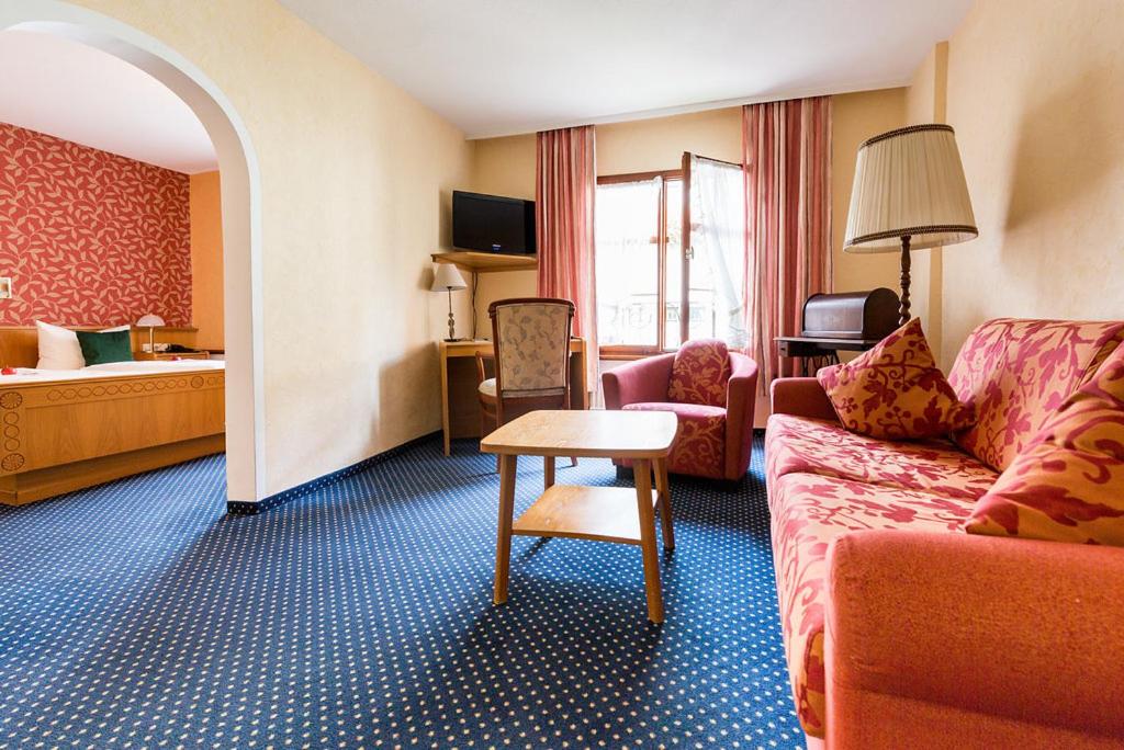 Large Double Room - Photo 2
