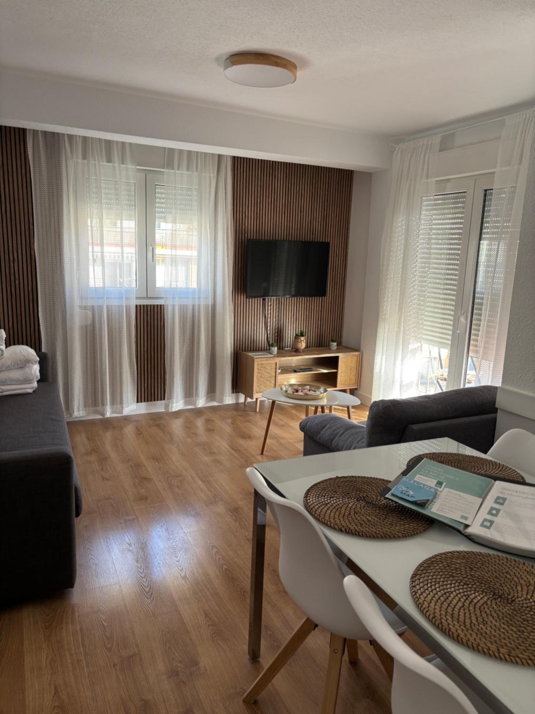 Apartamento de dos habitaciones con balcón