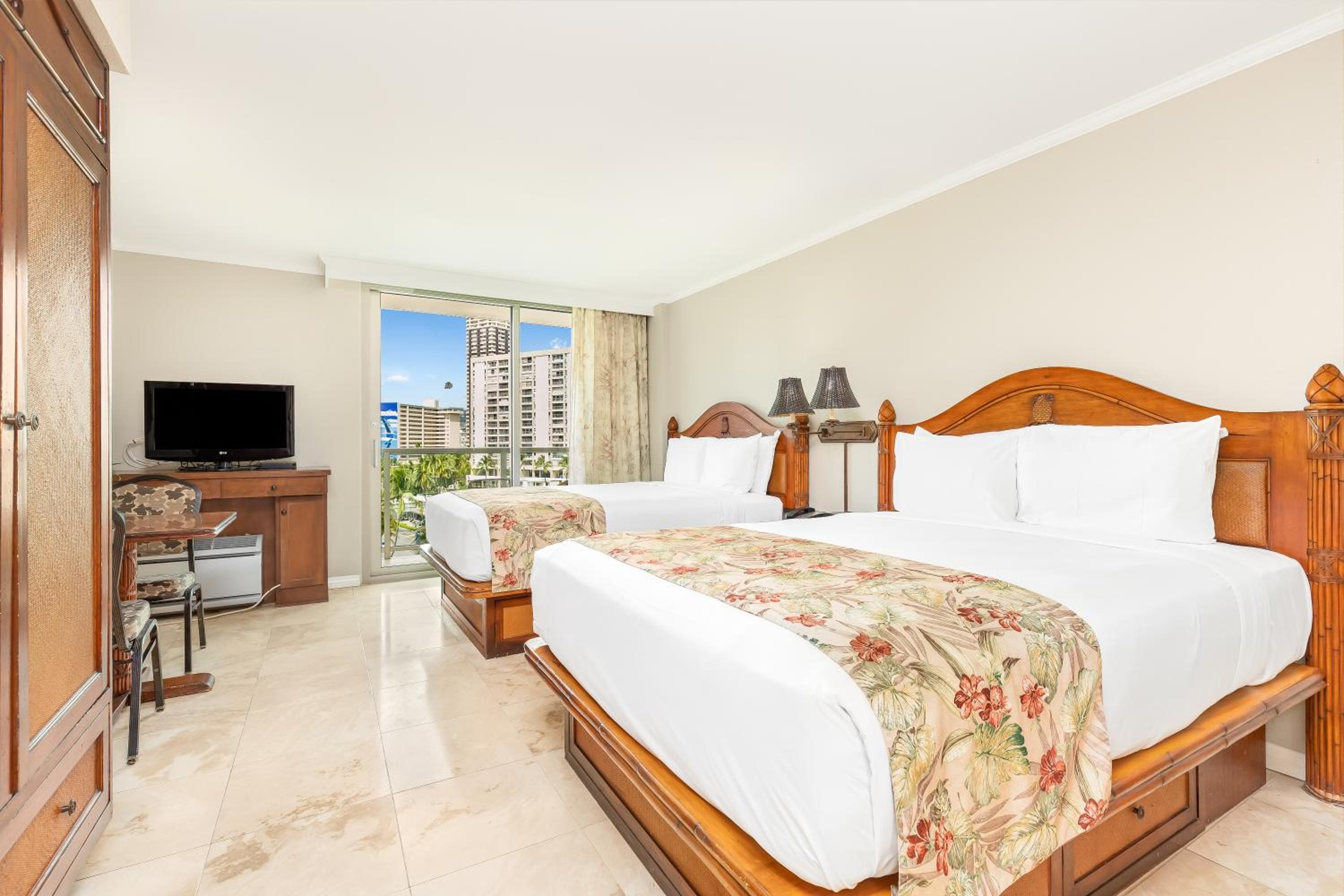City View Two Queen Beds - Photo 3