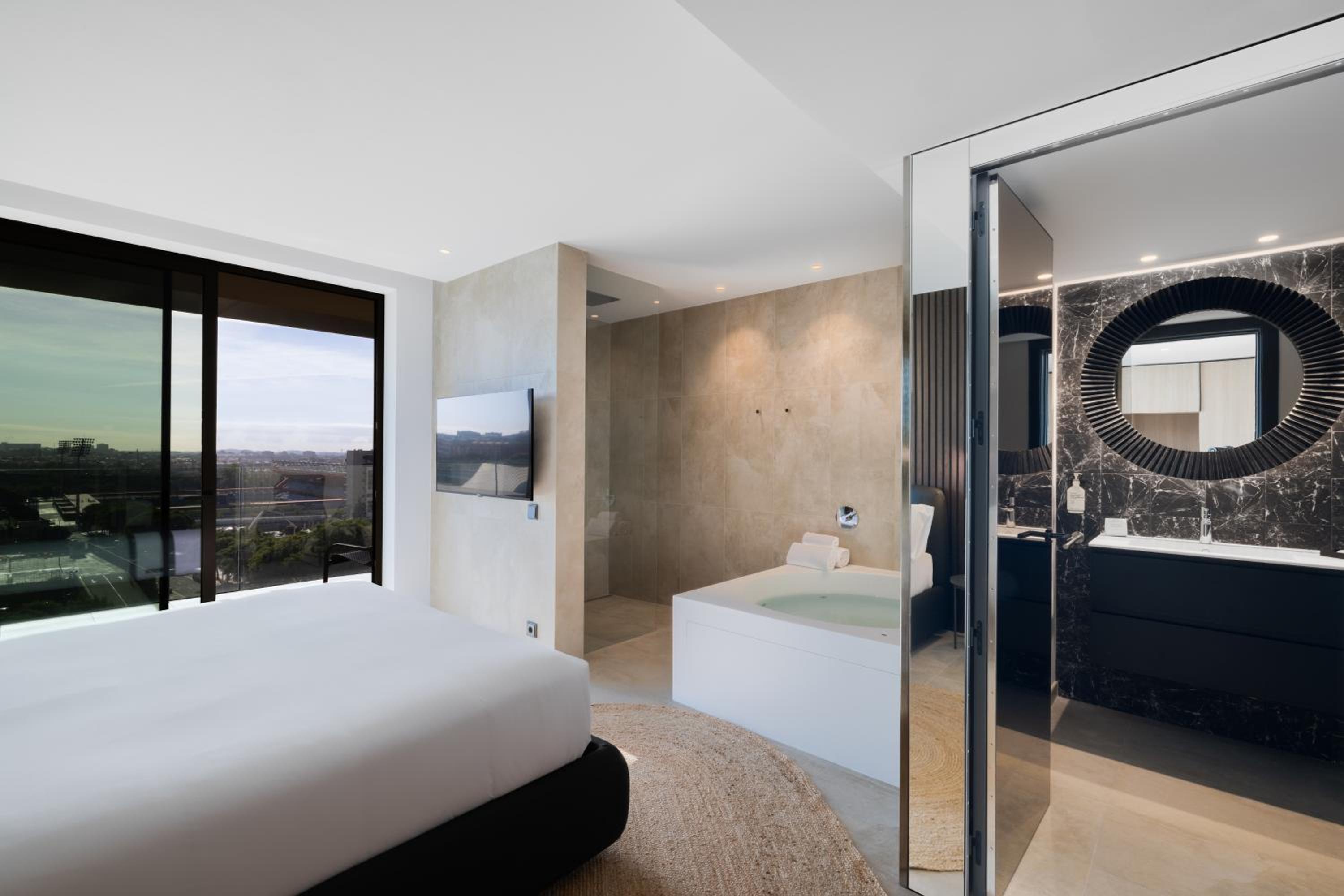 Suite with Hot Tub