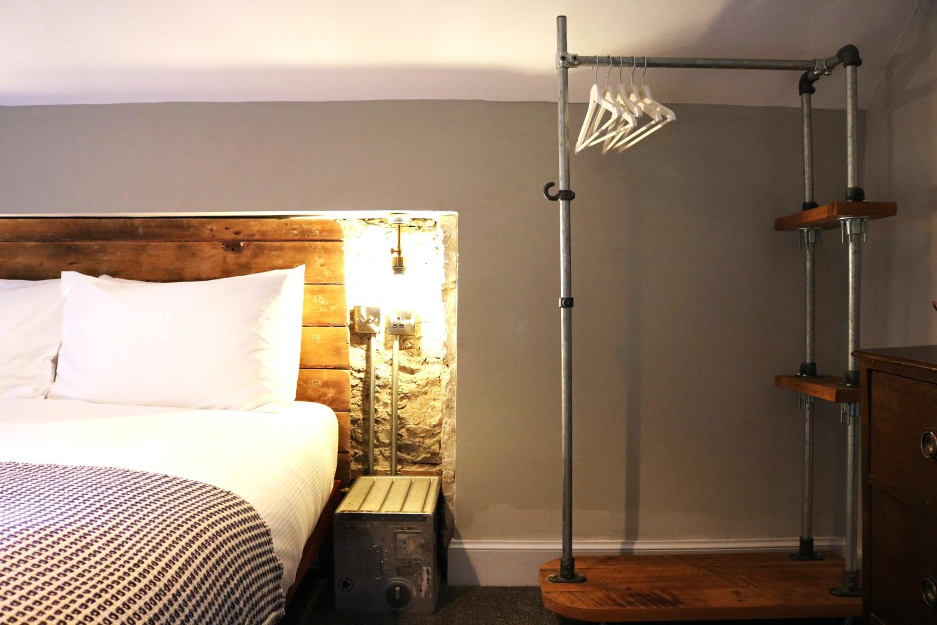 Deluxe Double Room with Shower photo 2
