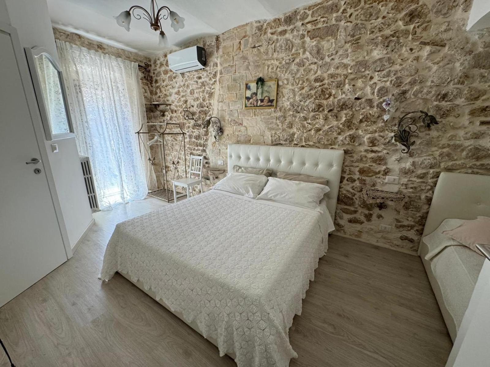 Triple Room With Bathroom photo 1