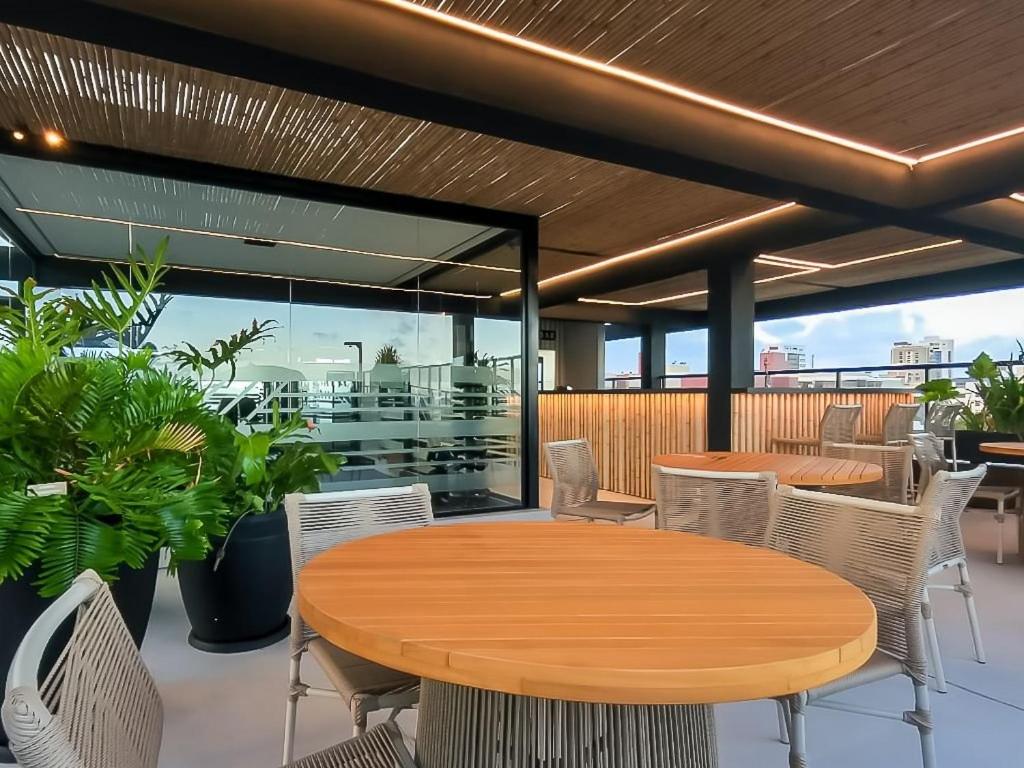 One-Bedroom Apartment with Balcony photo 2