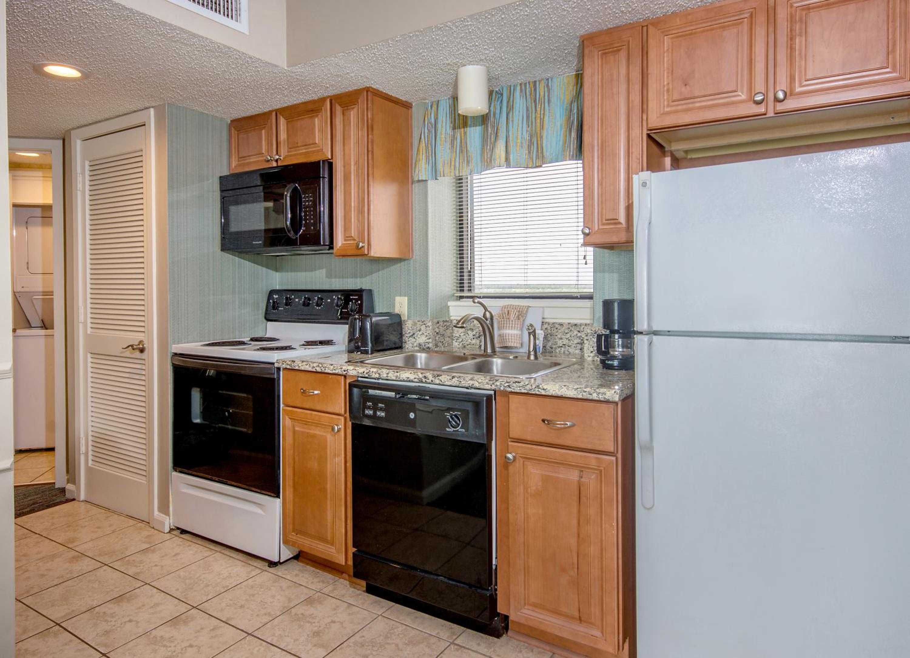 Oceanfront Two Bedroom Queen Condo - Photo 6