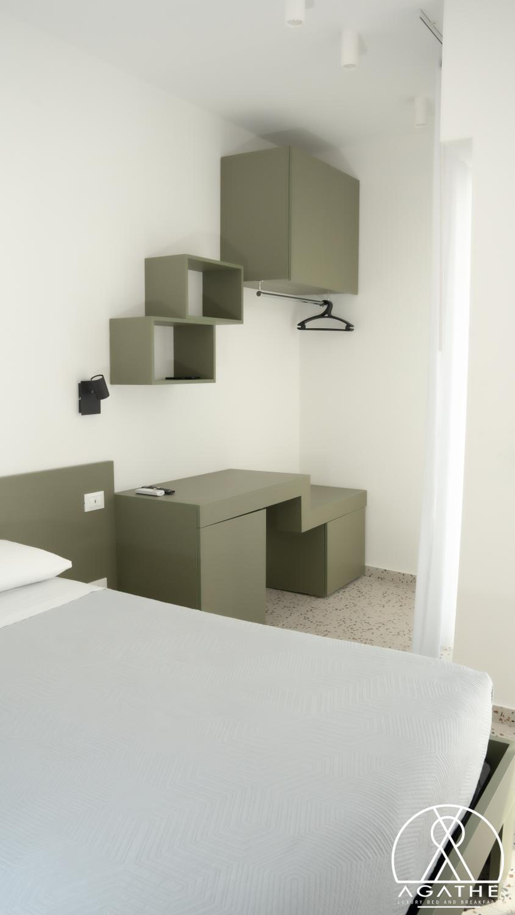 Deluxe Double Room with Balcony and Sea View - Photo 1