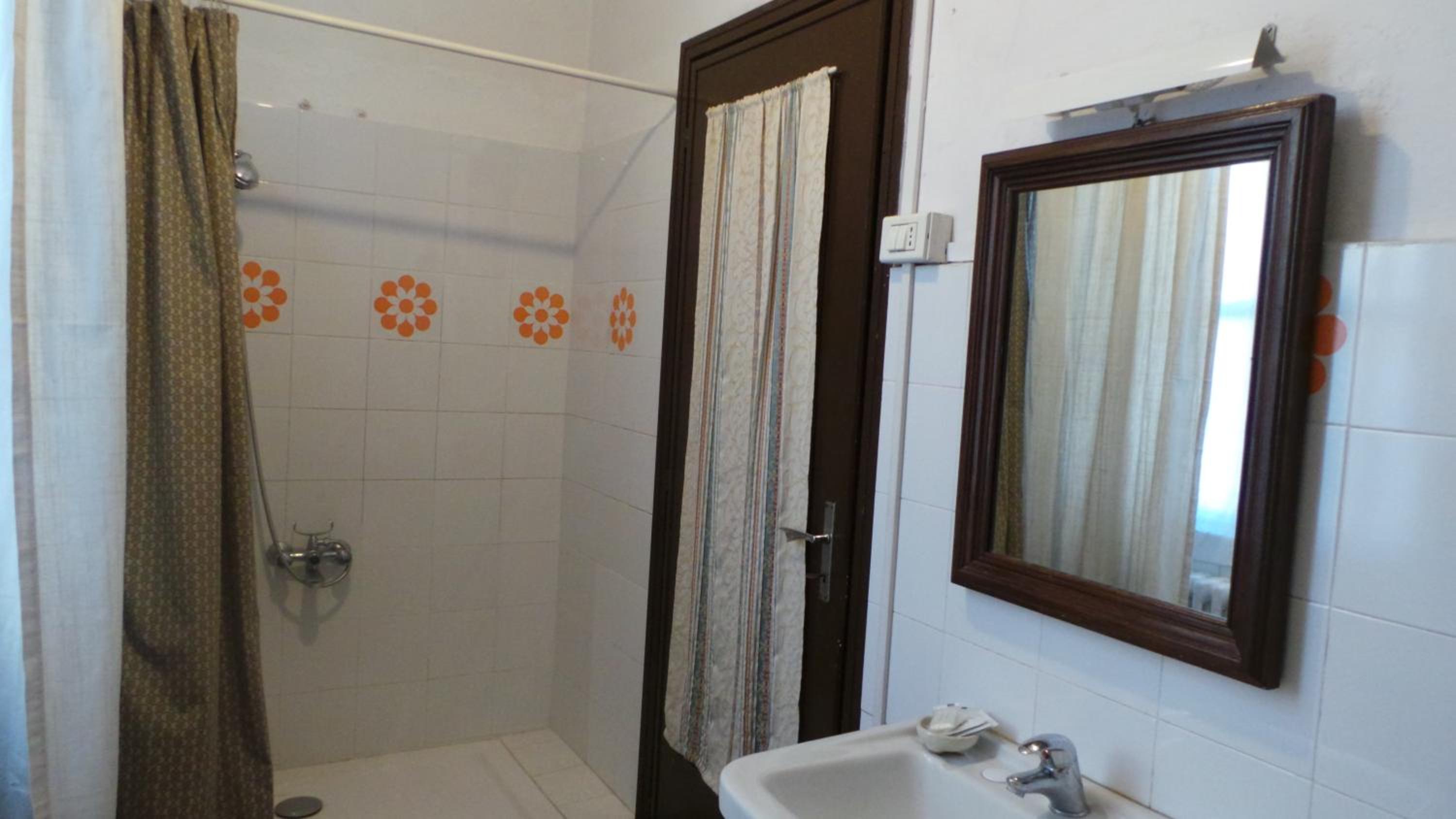 Two-Bedroom Apartment - Photo 6