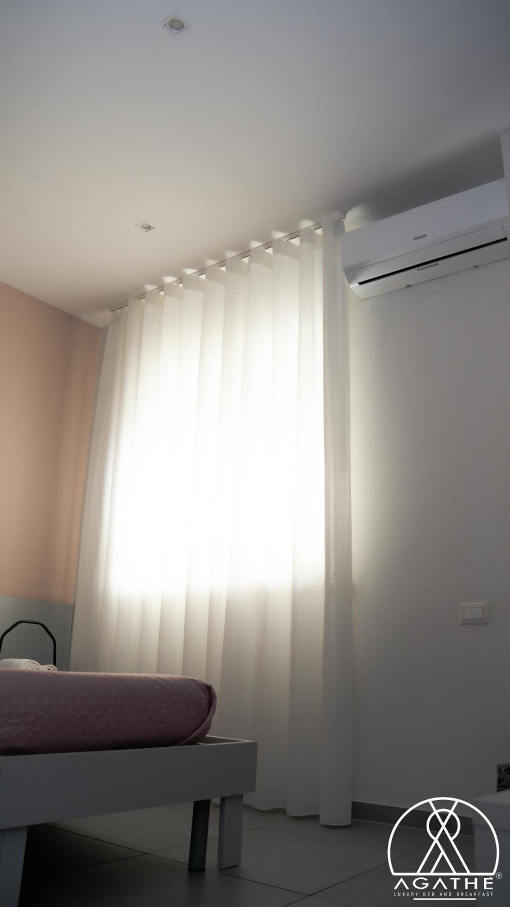 Double Room - Photo 7