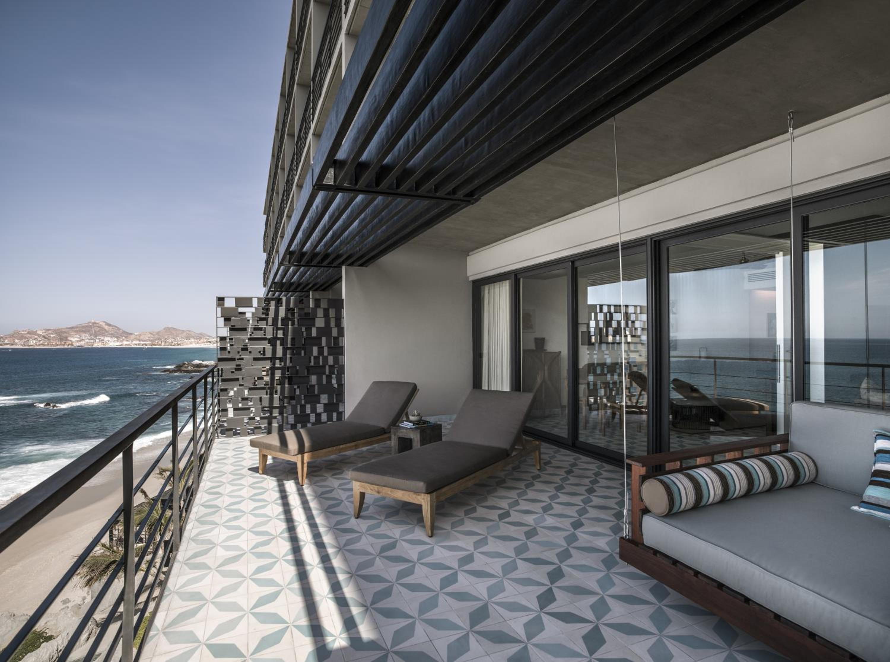 Thompson Suite with Ocean View photo 2