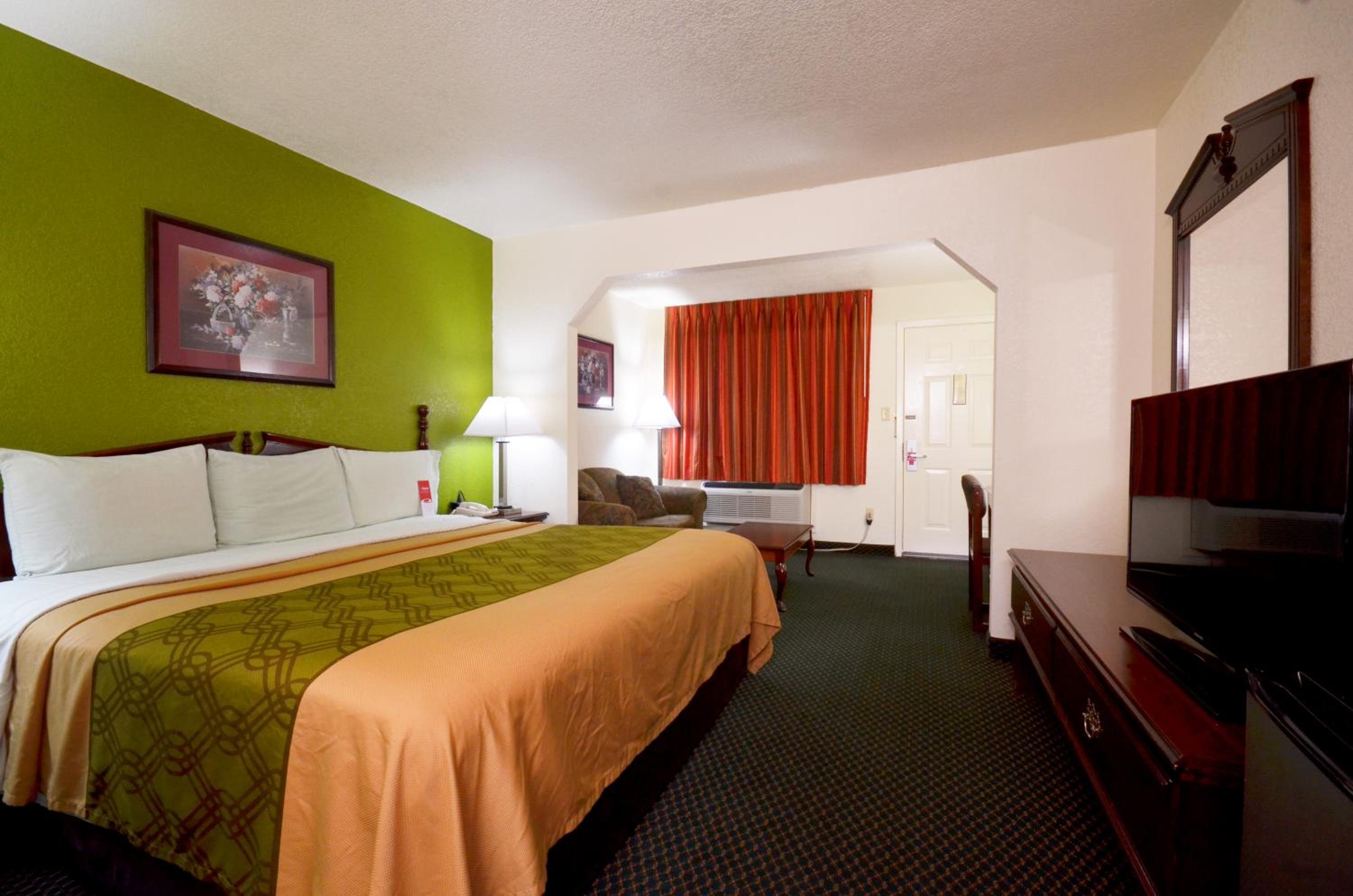 King Suite - Non-Smoking - Photo 1