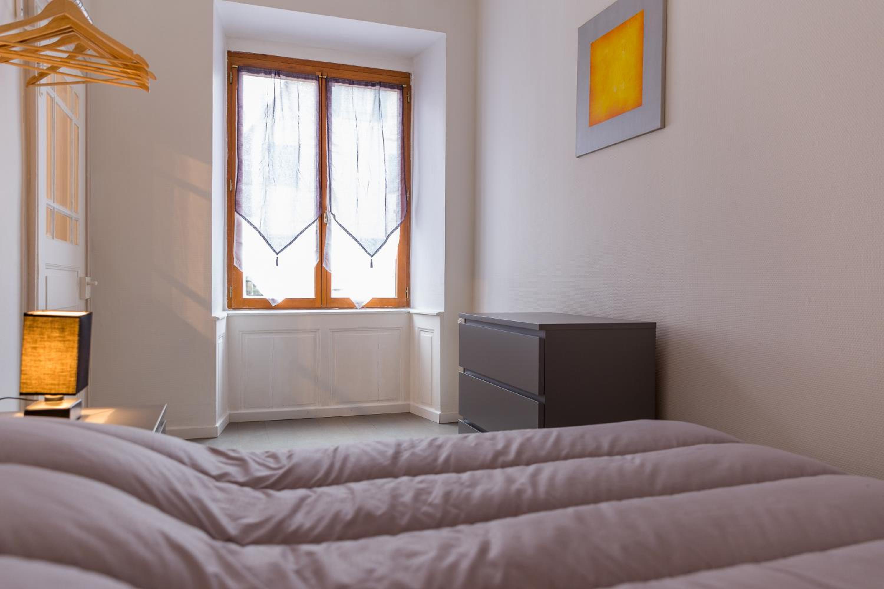 One-Bedroom Apartment photo 2