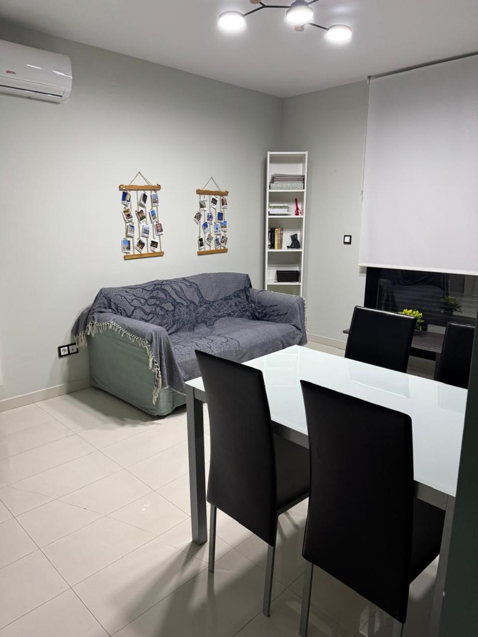 One-Bedroom Apartment photo 3
