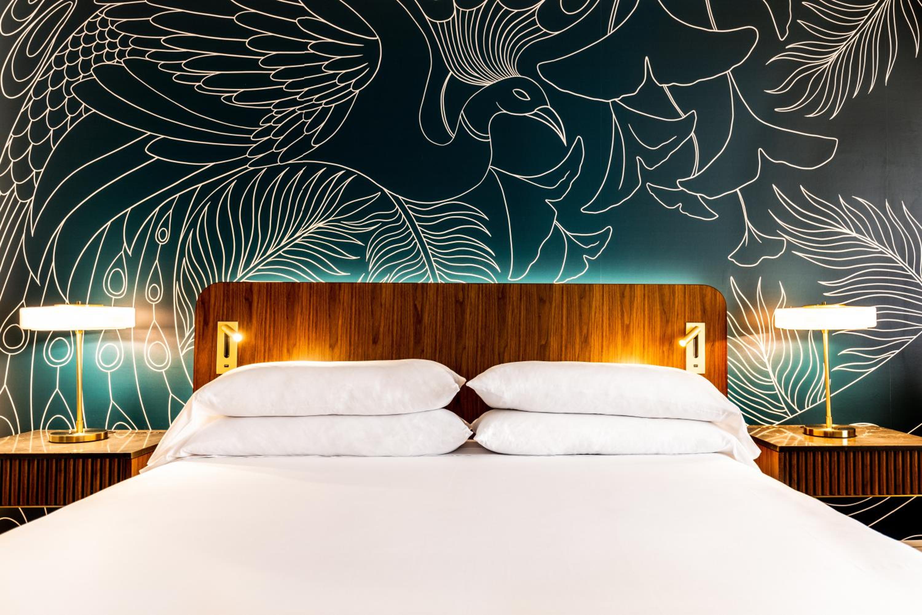Deluxe King Room - Photo 1