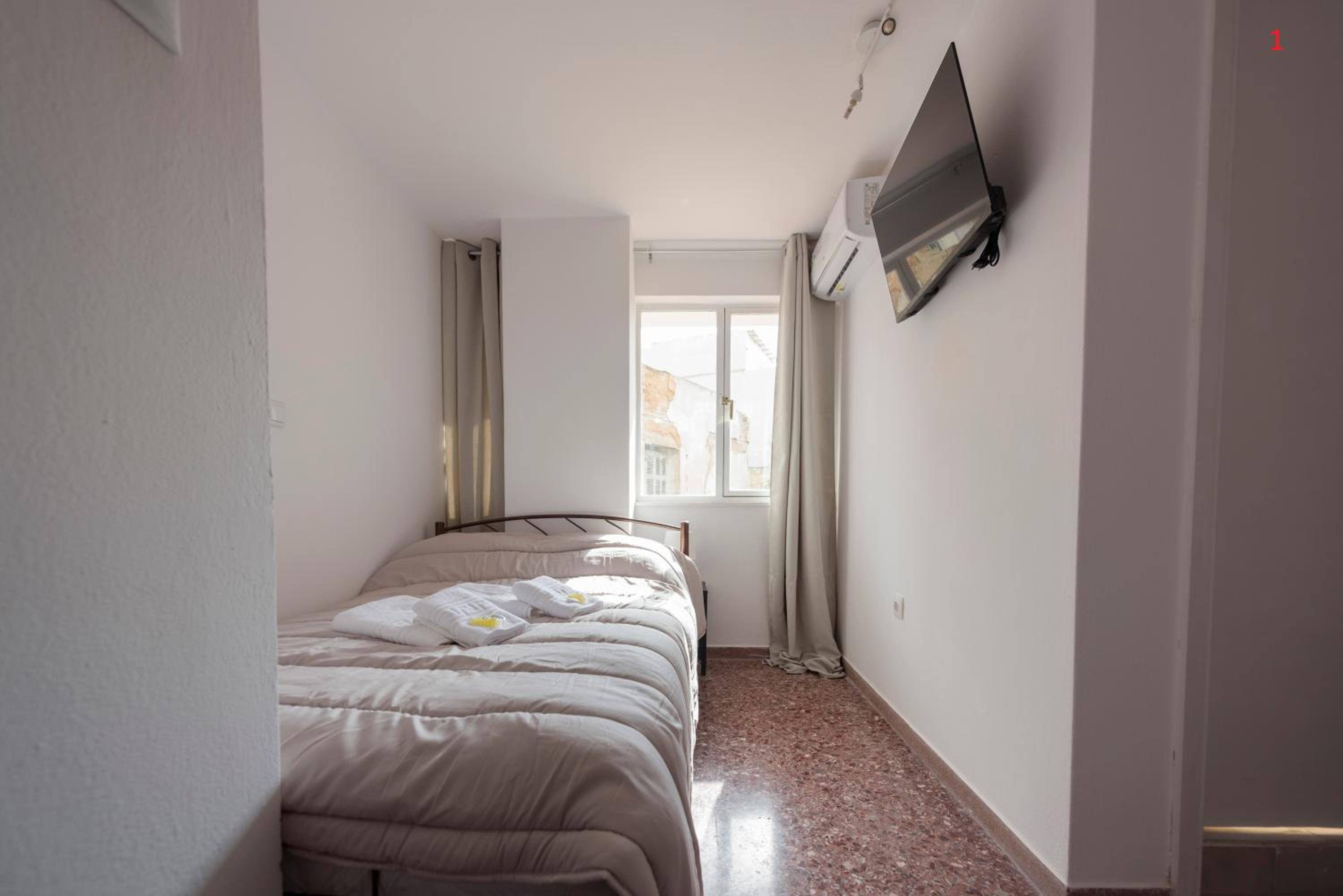 Economy Double Room photo 2