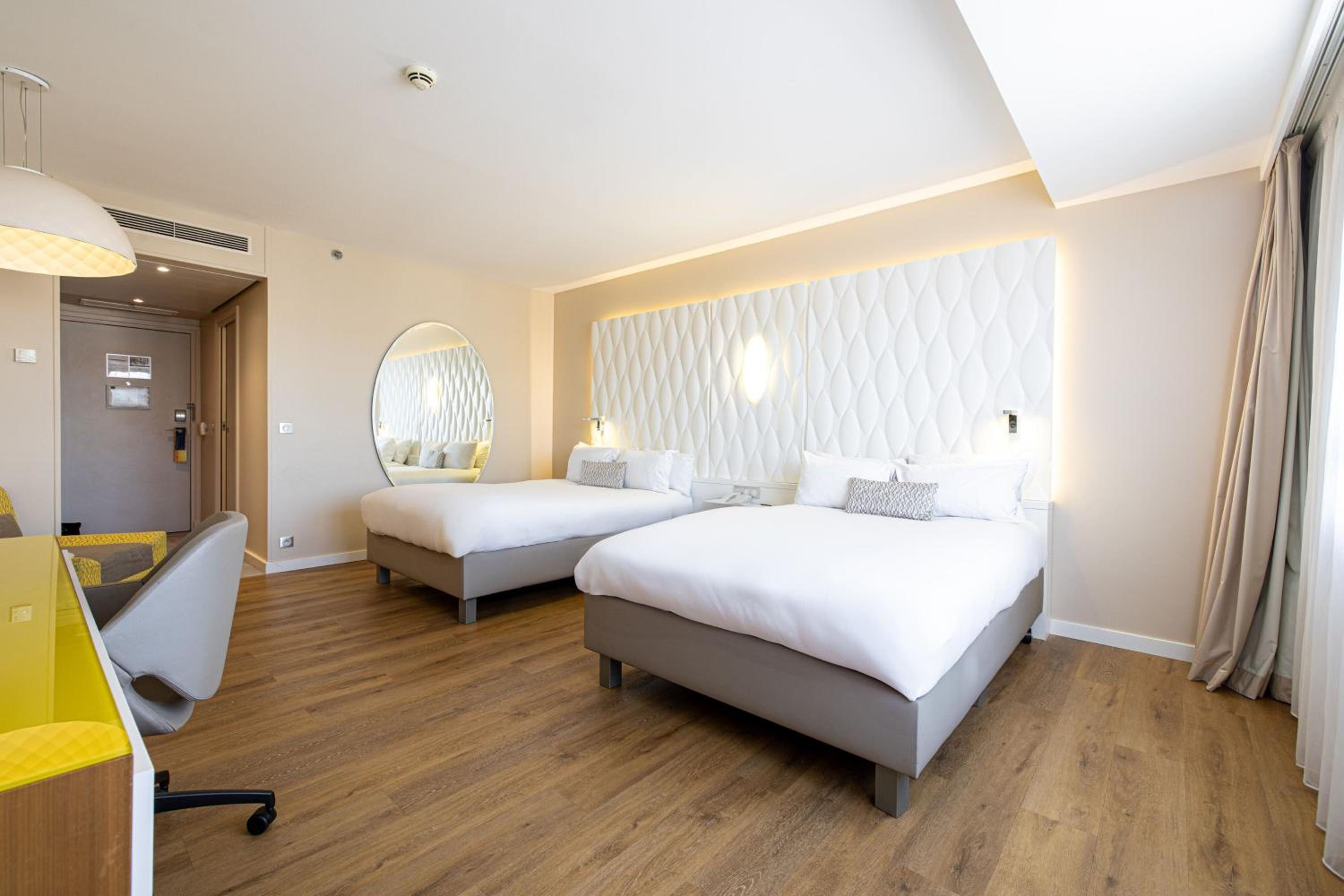 Family Room with 2 Double Beds photo 3