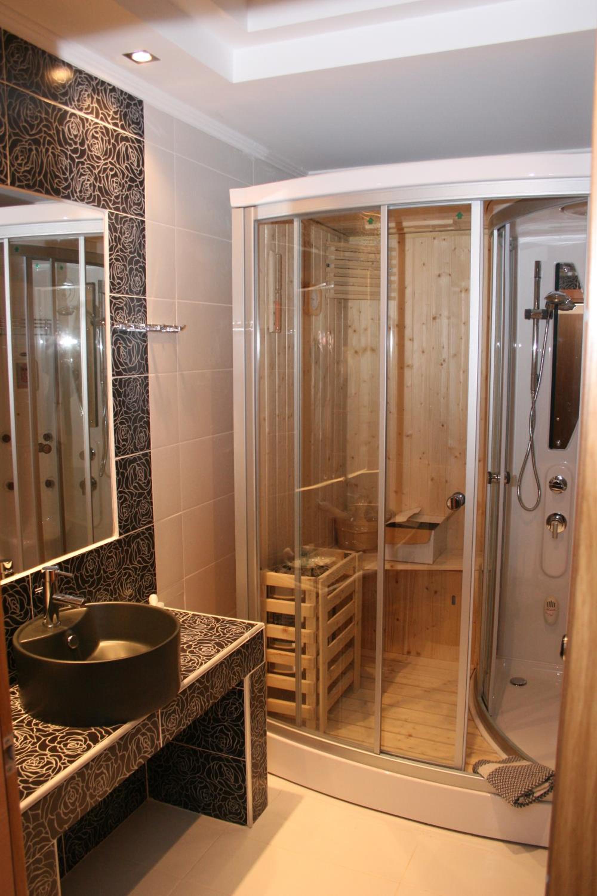 Suite - Photo 9