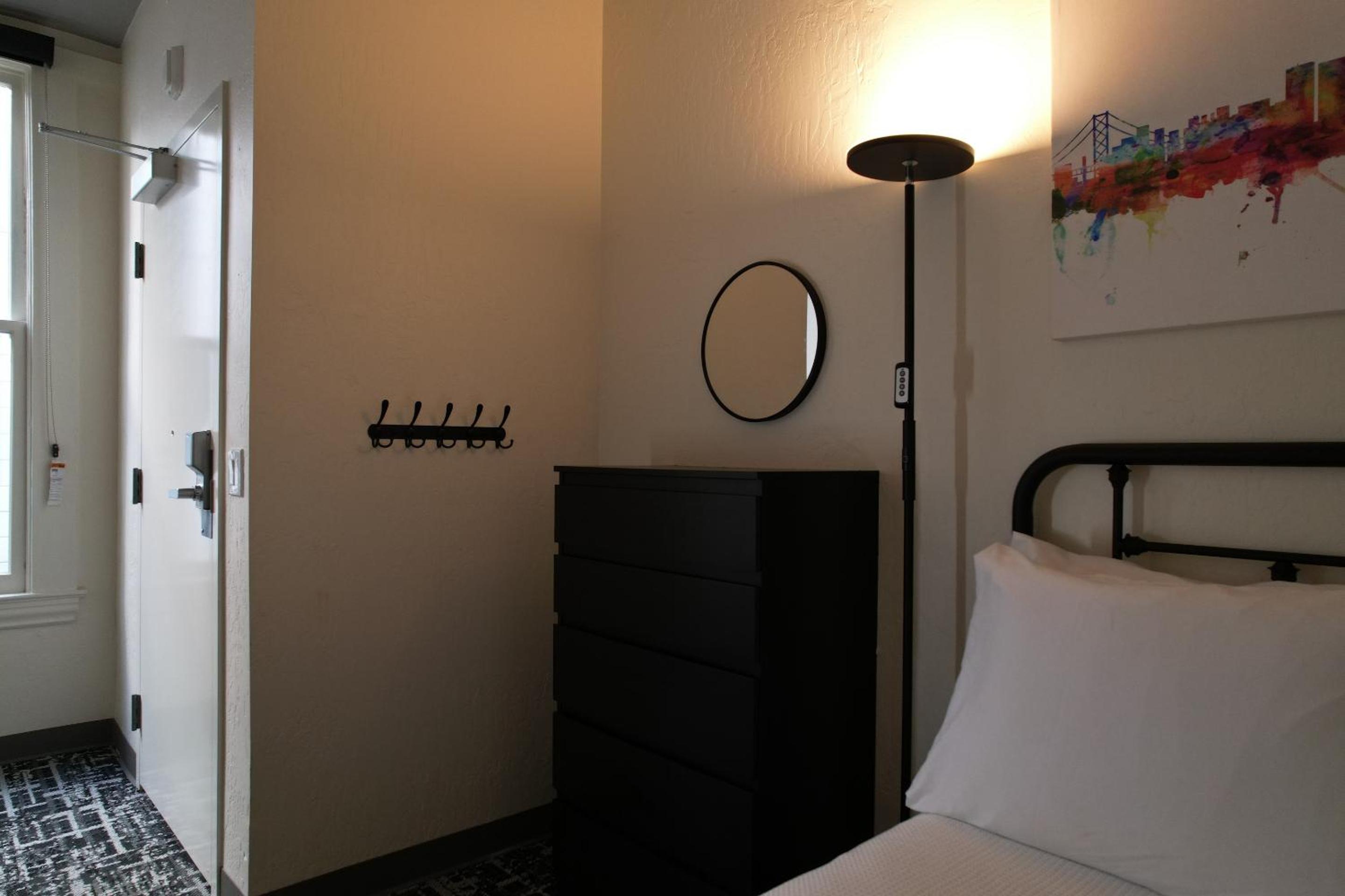 Full Bed (ADA) Room - Photo 17