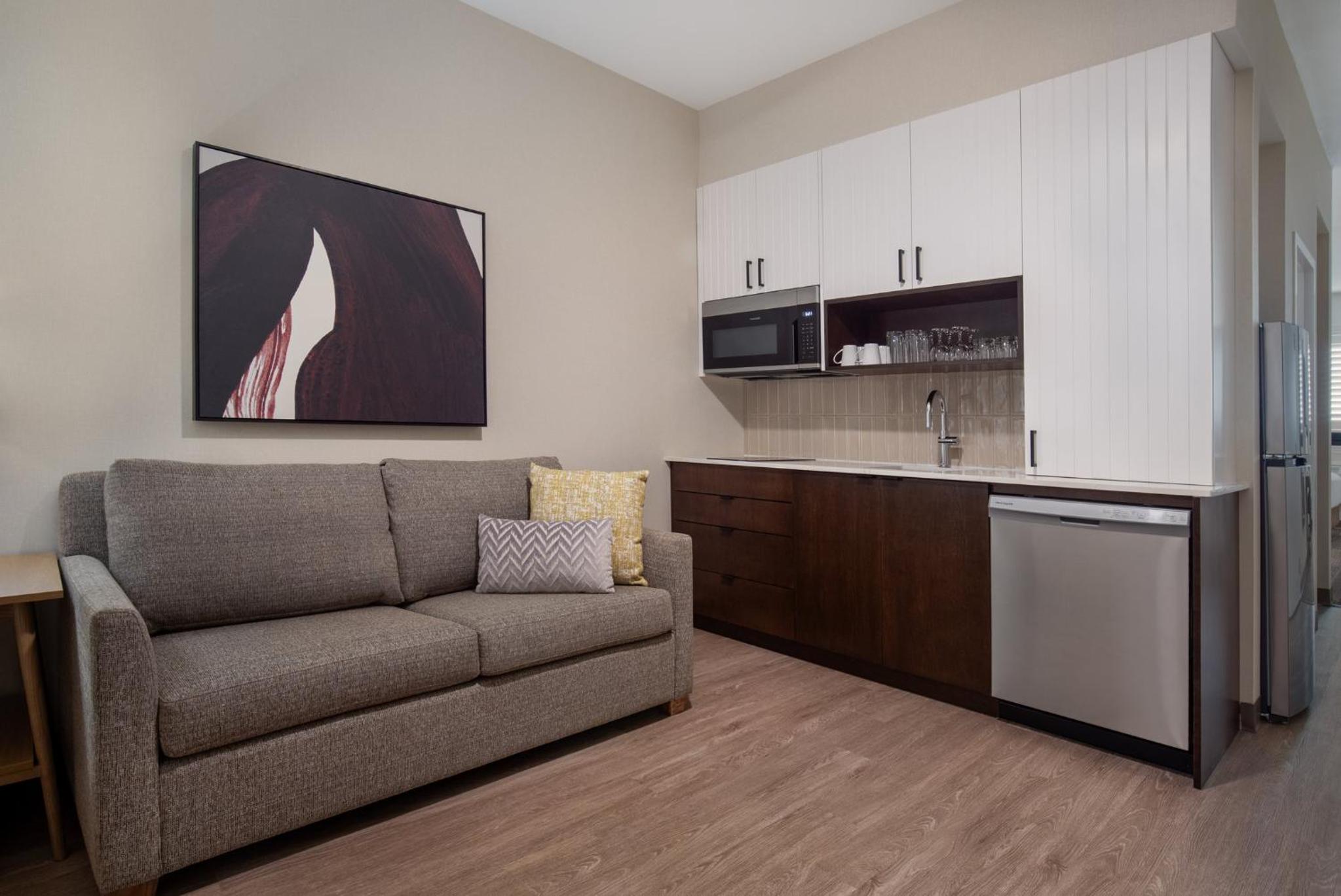 One-Bedroom Queen Suite with Walk In Shower and Kitchen photo 1
