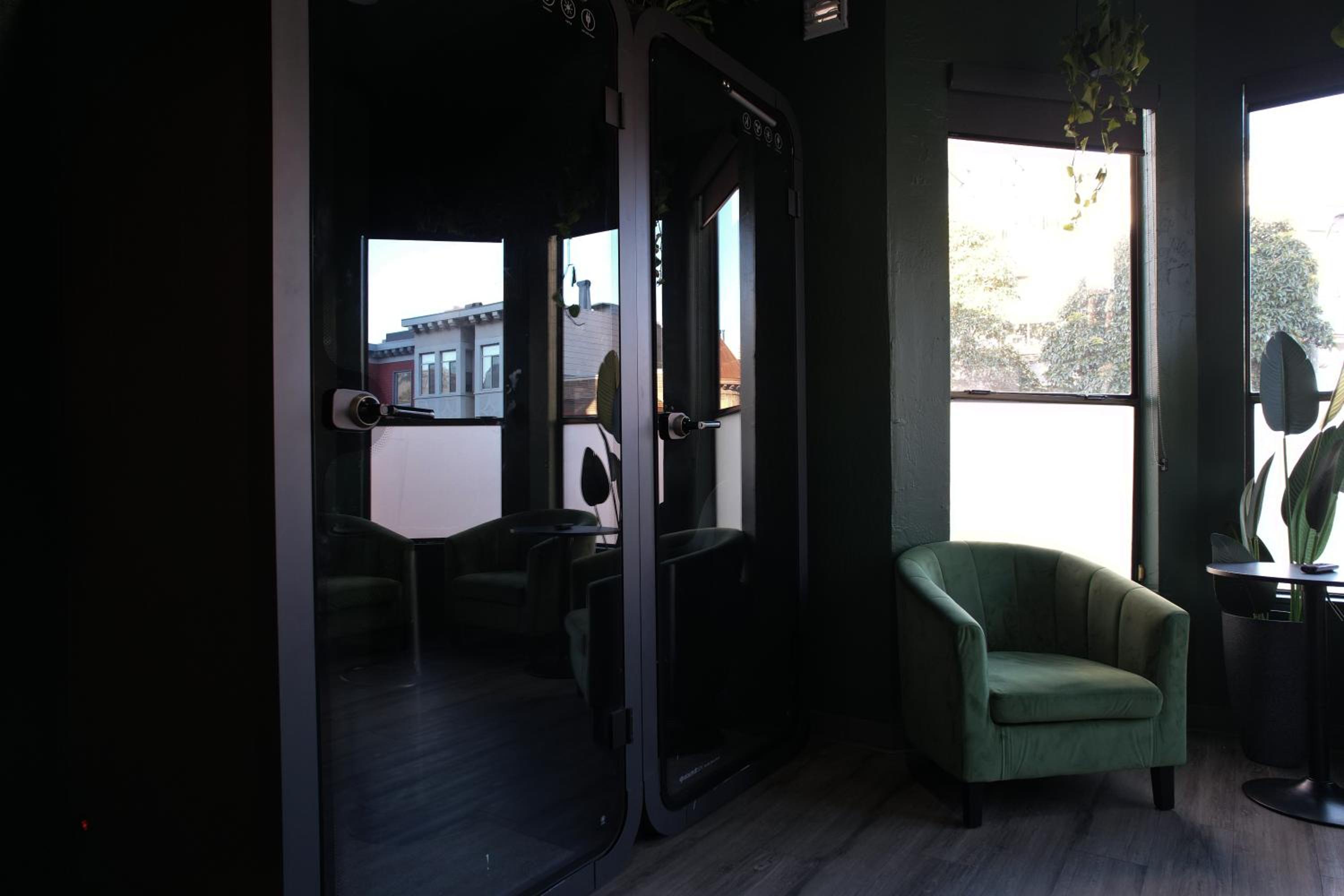 Double Room - Photo 7