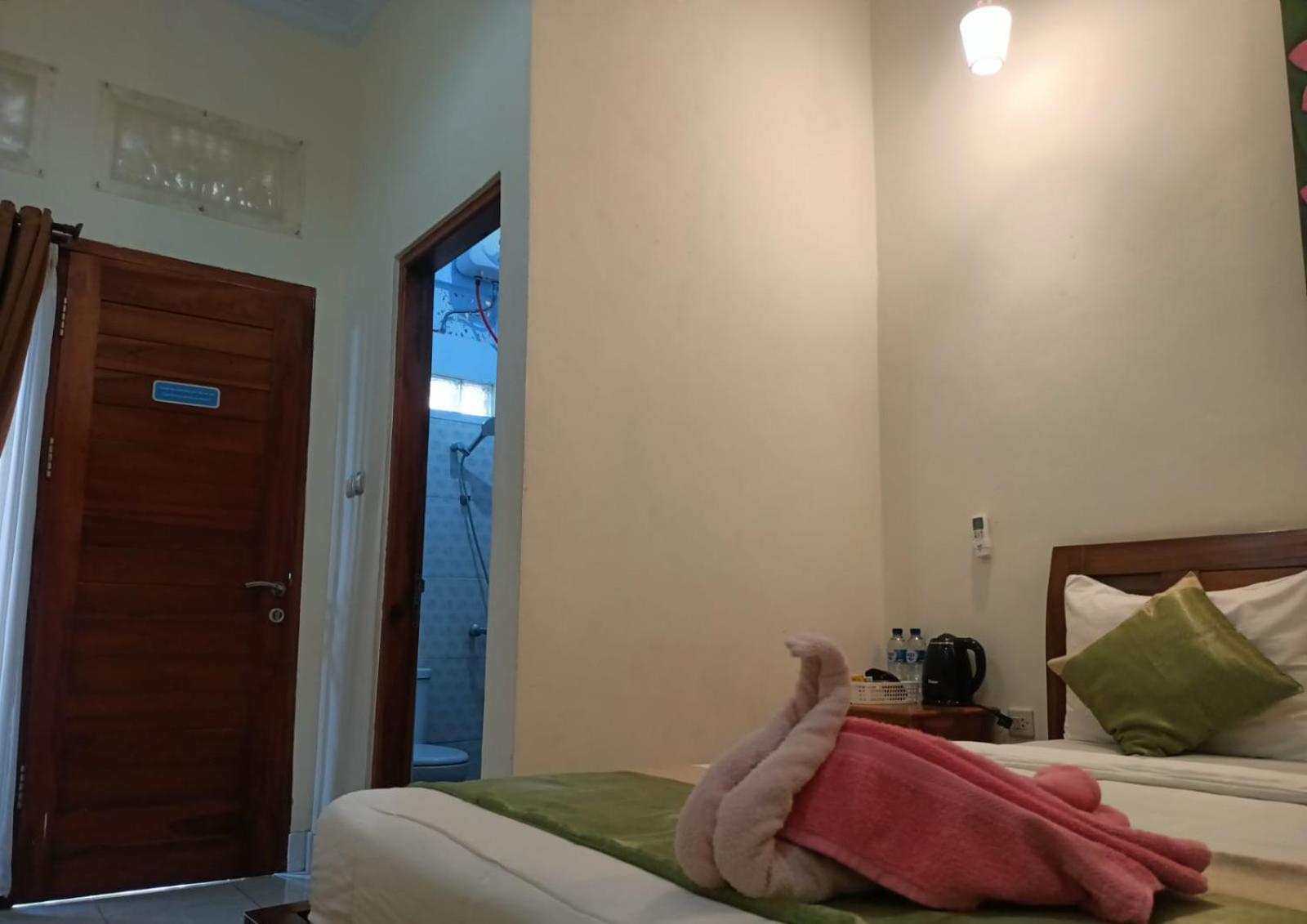 Standard Double Room - Photo 5