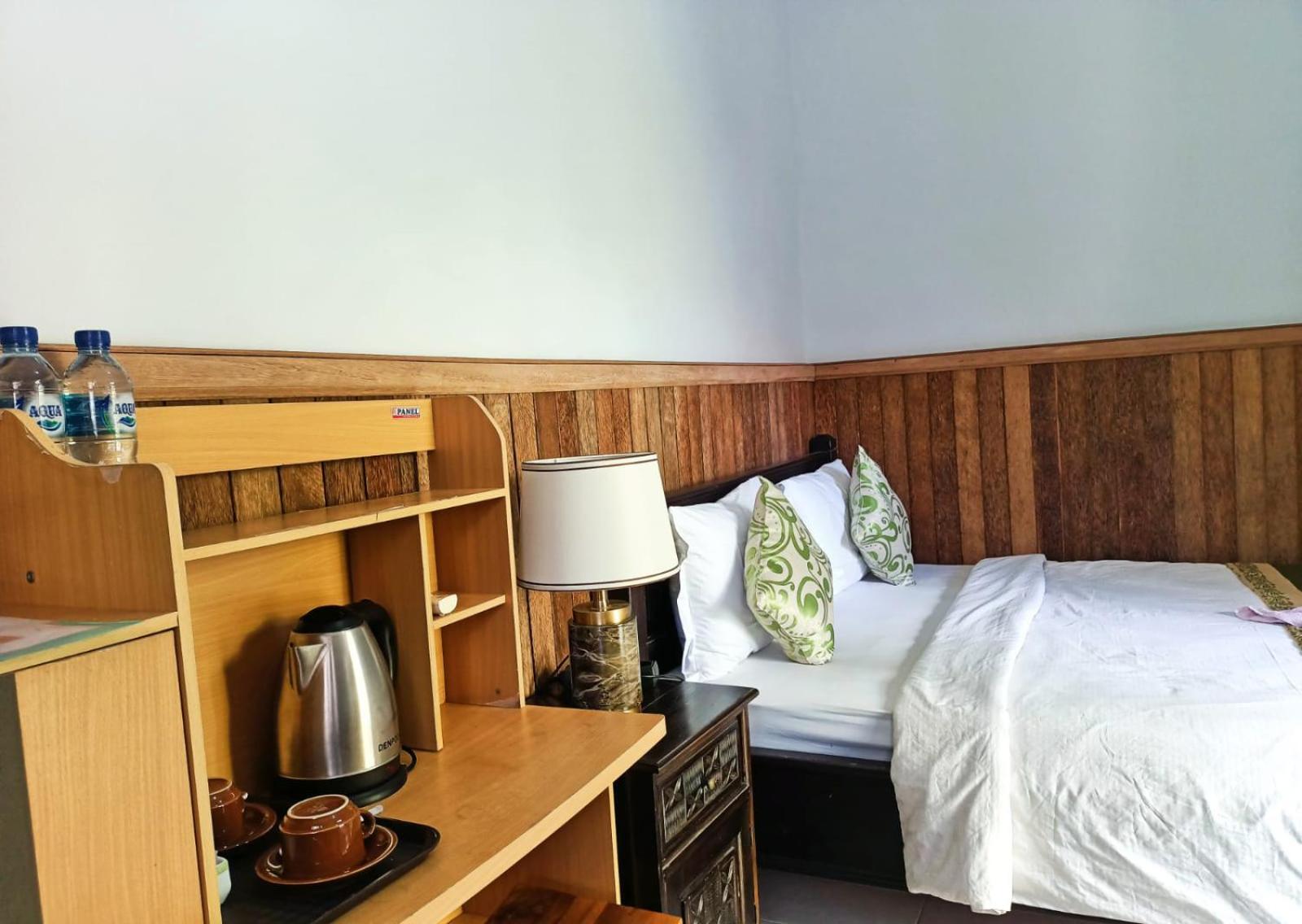 Standard Double Room - Photo 8