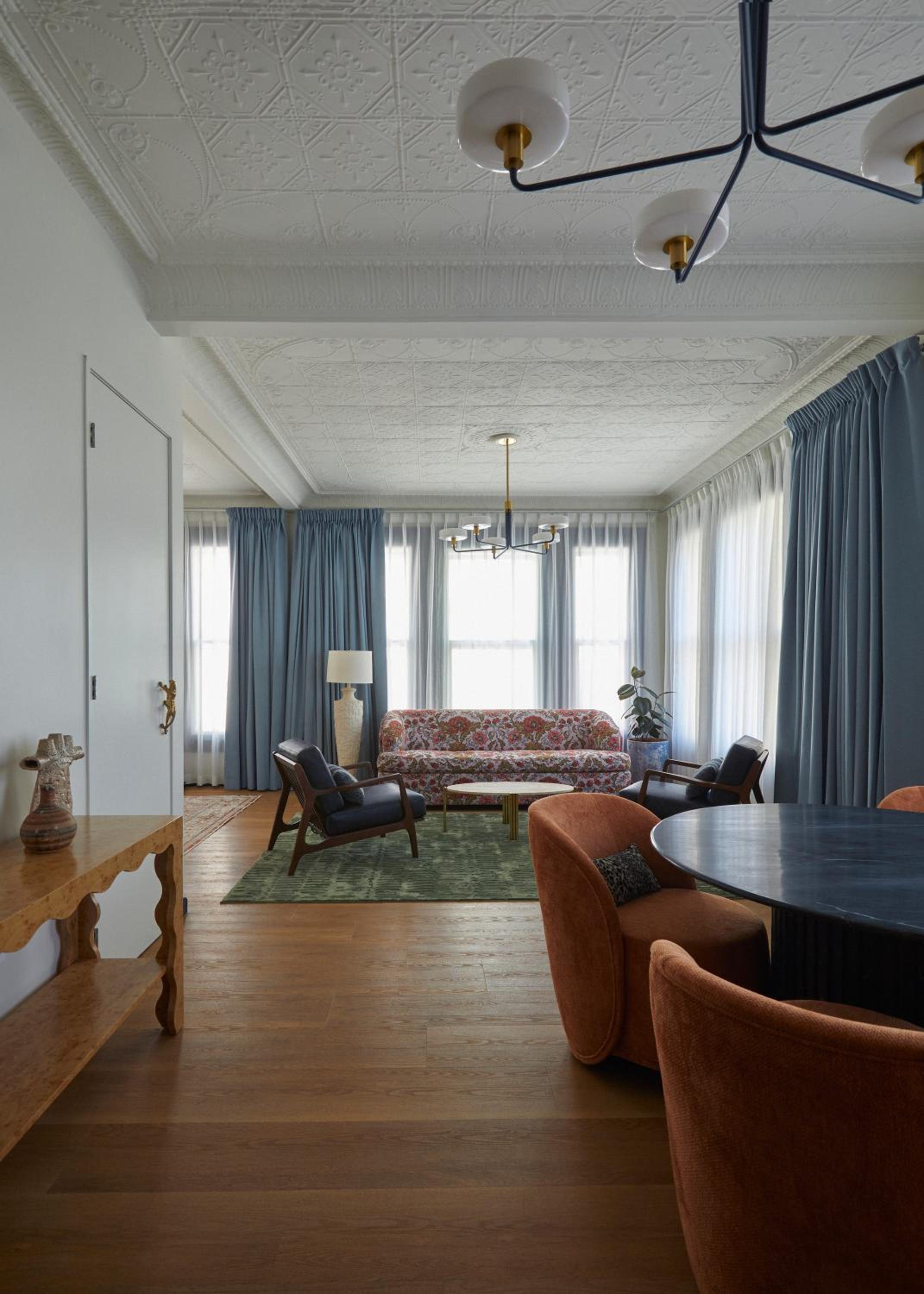 Gaslamp Loft Corner Suite