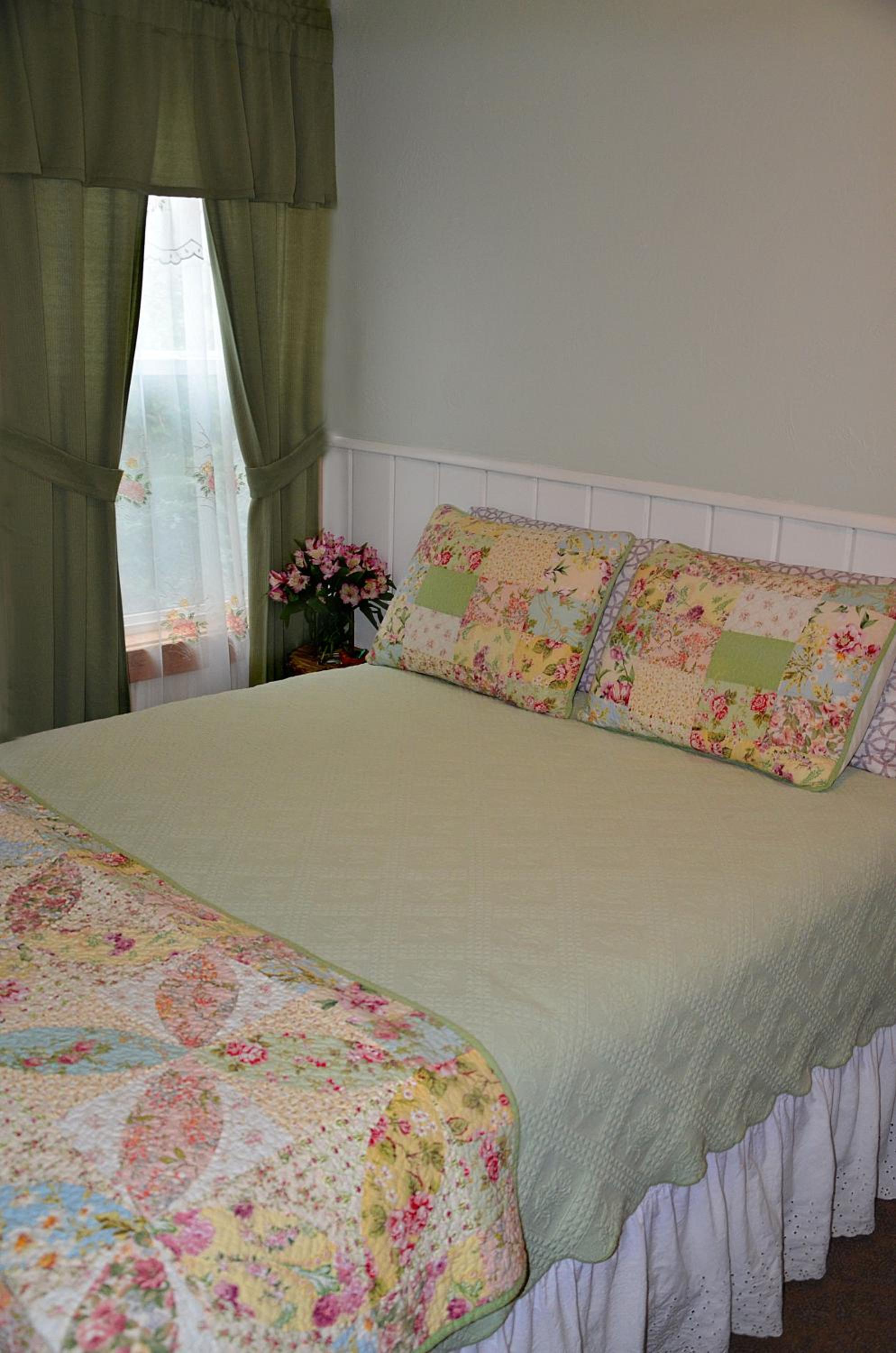 Premier Queen Suite photo 3