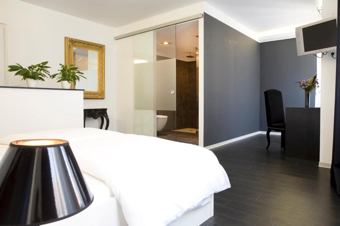 Premium Double Room - Photo 7