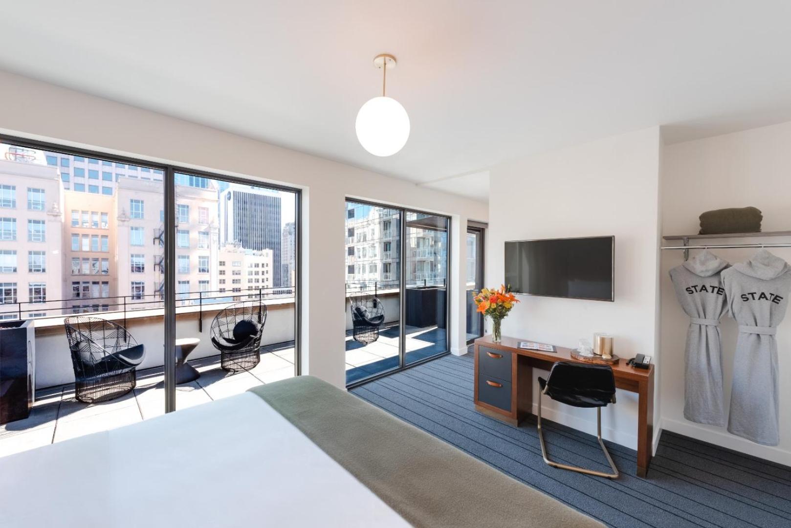 Suite with Terrace - Photo 2