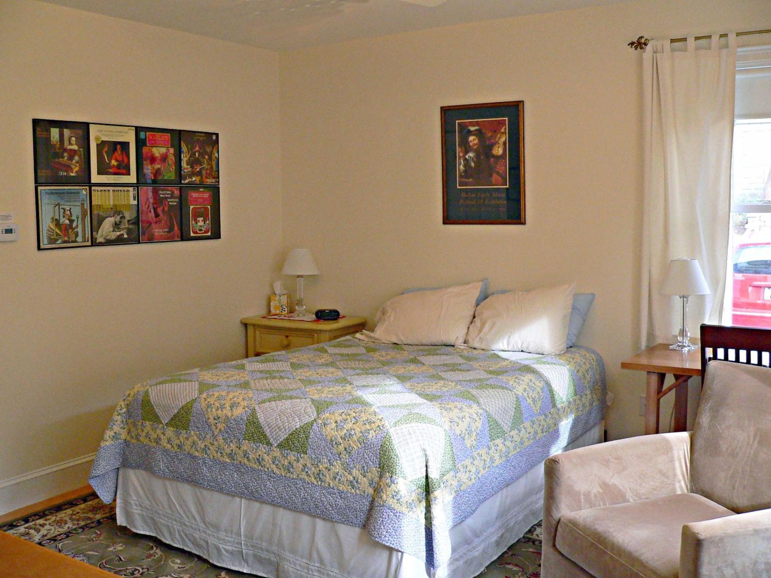 Standard Queen Room