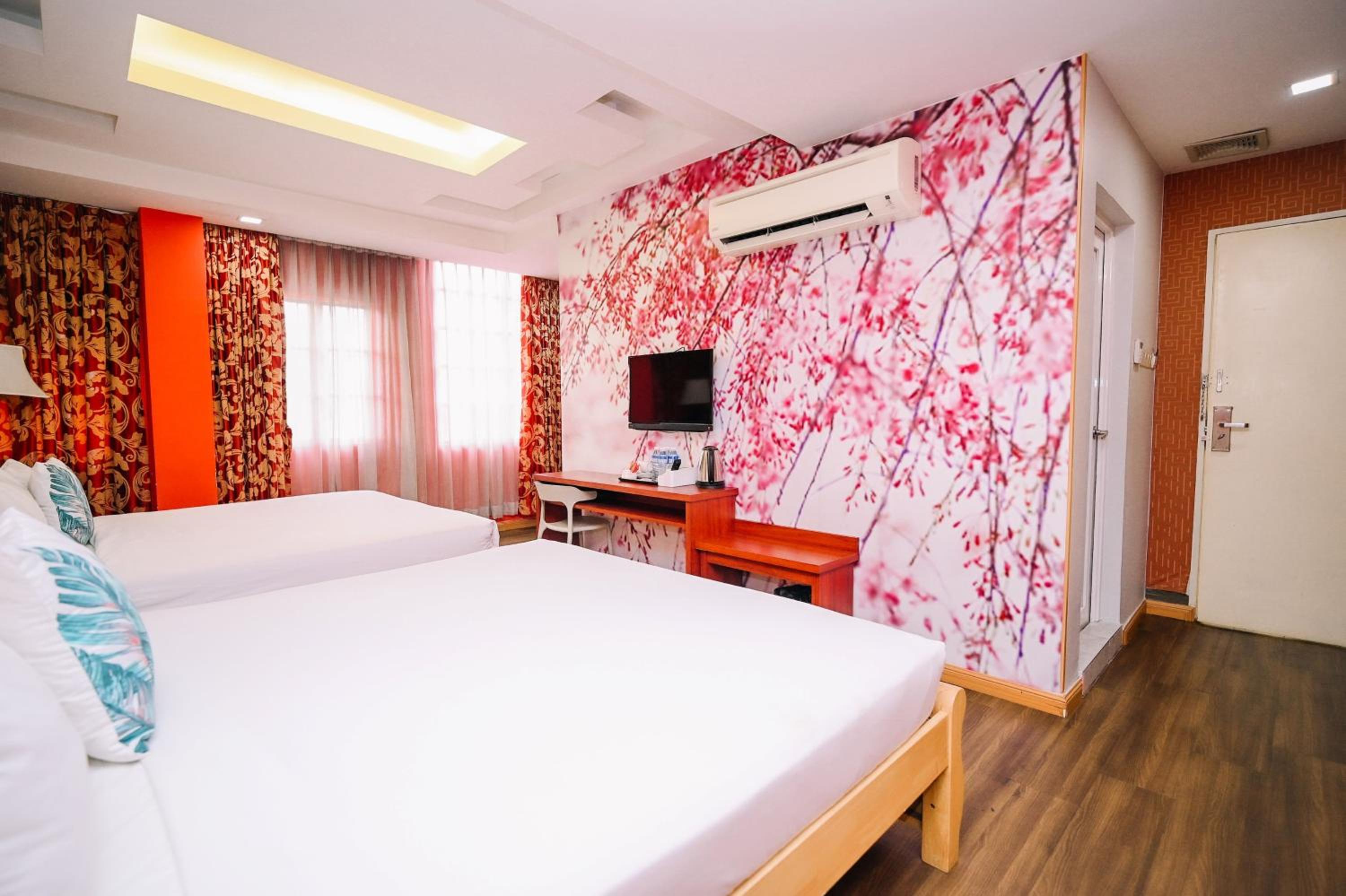 Deluxe Family Room - Photo 3
