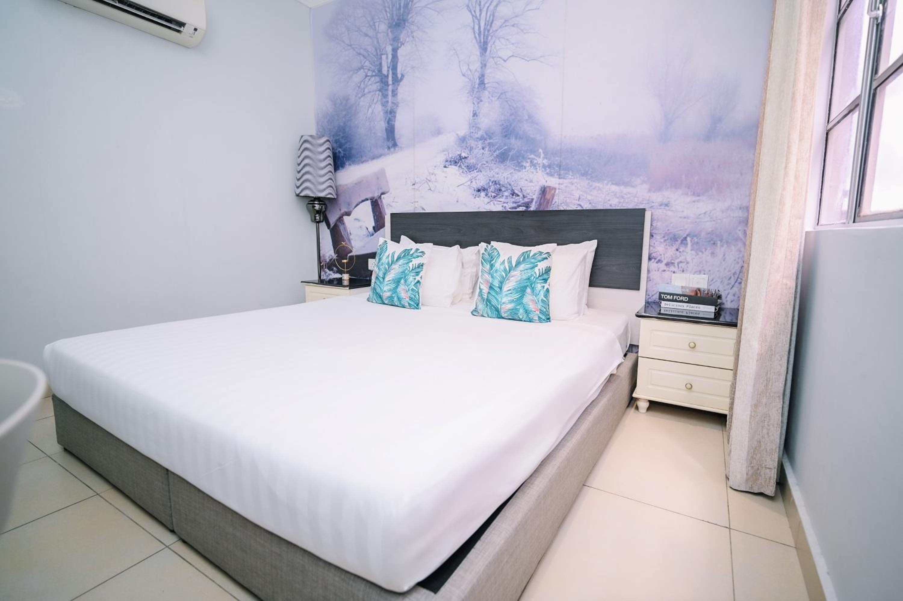 Deluxe Queen Room - Photo 6