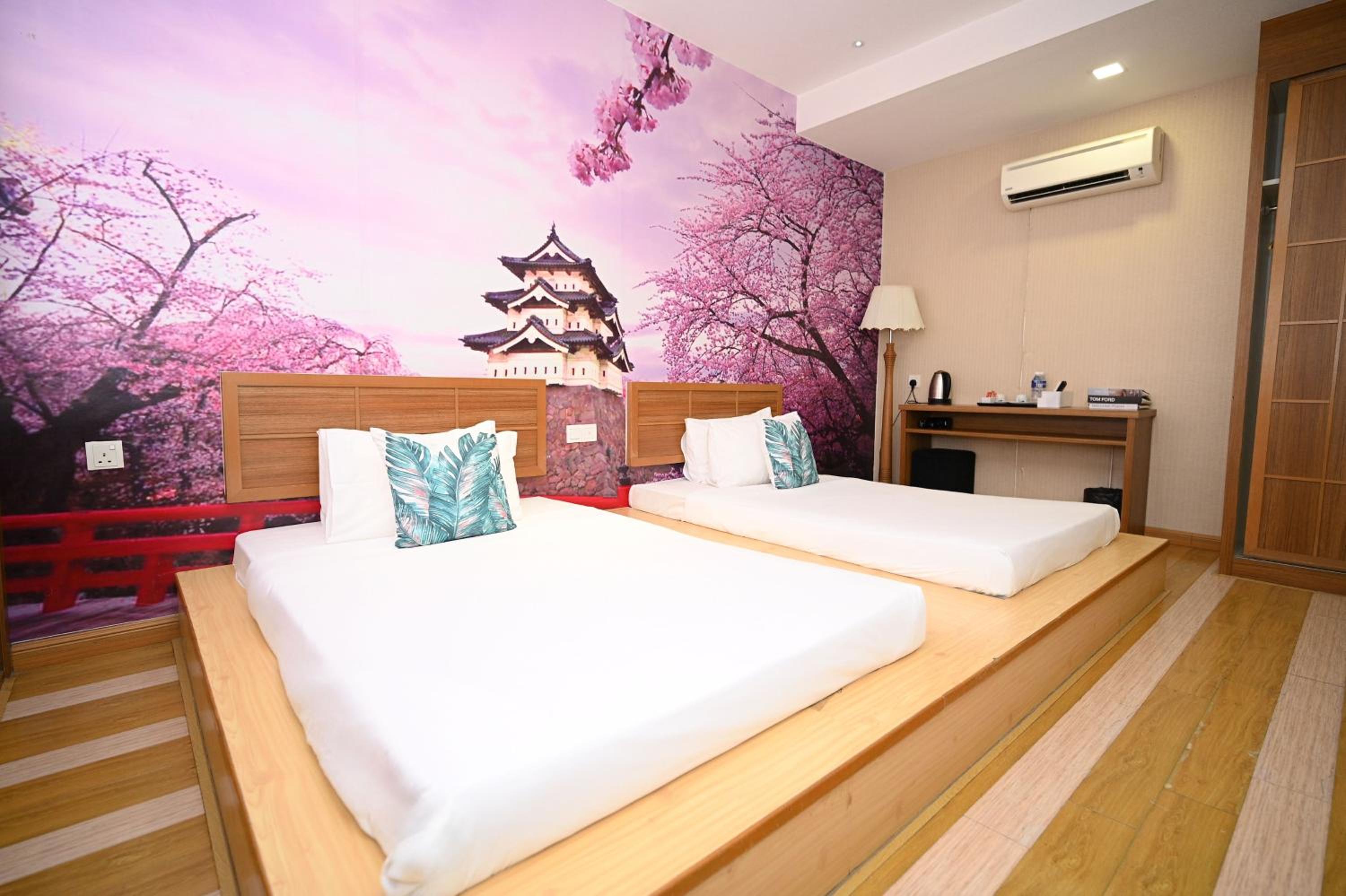 Deluxe Twin Room - Photo 2