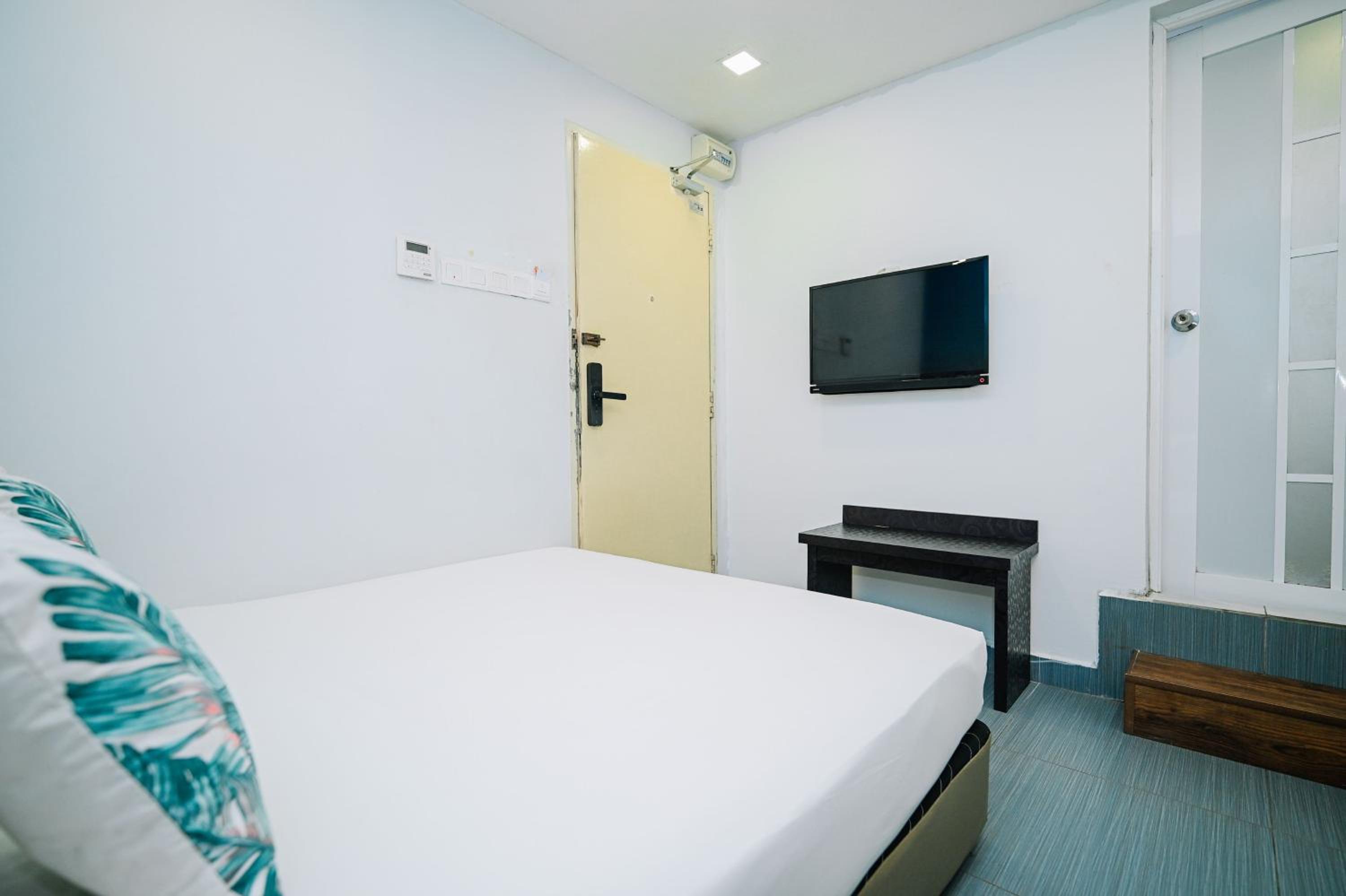 Standard Queen Room - Photo 6