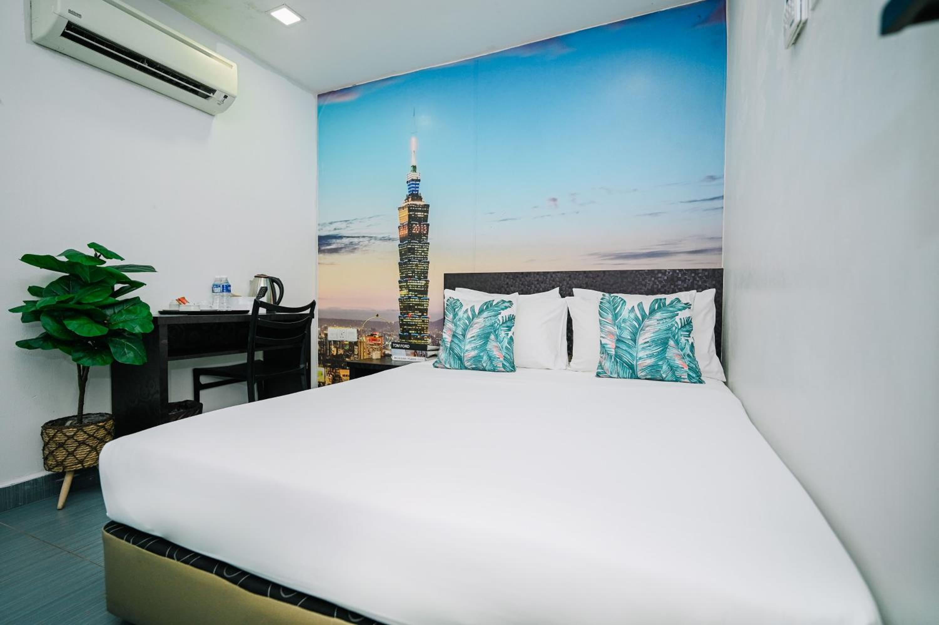 Standard Queen Room - Photo 4