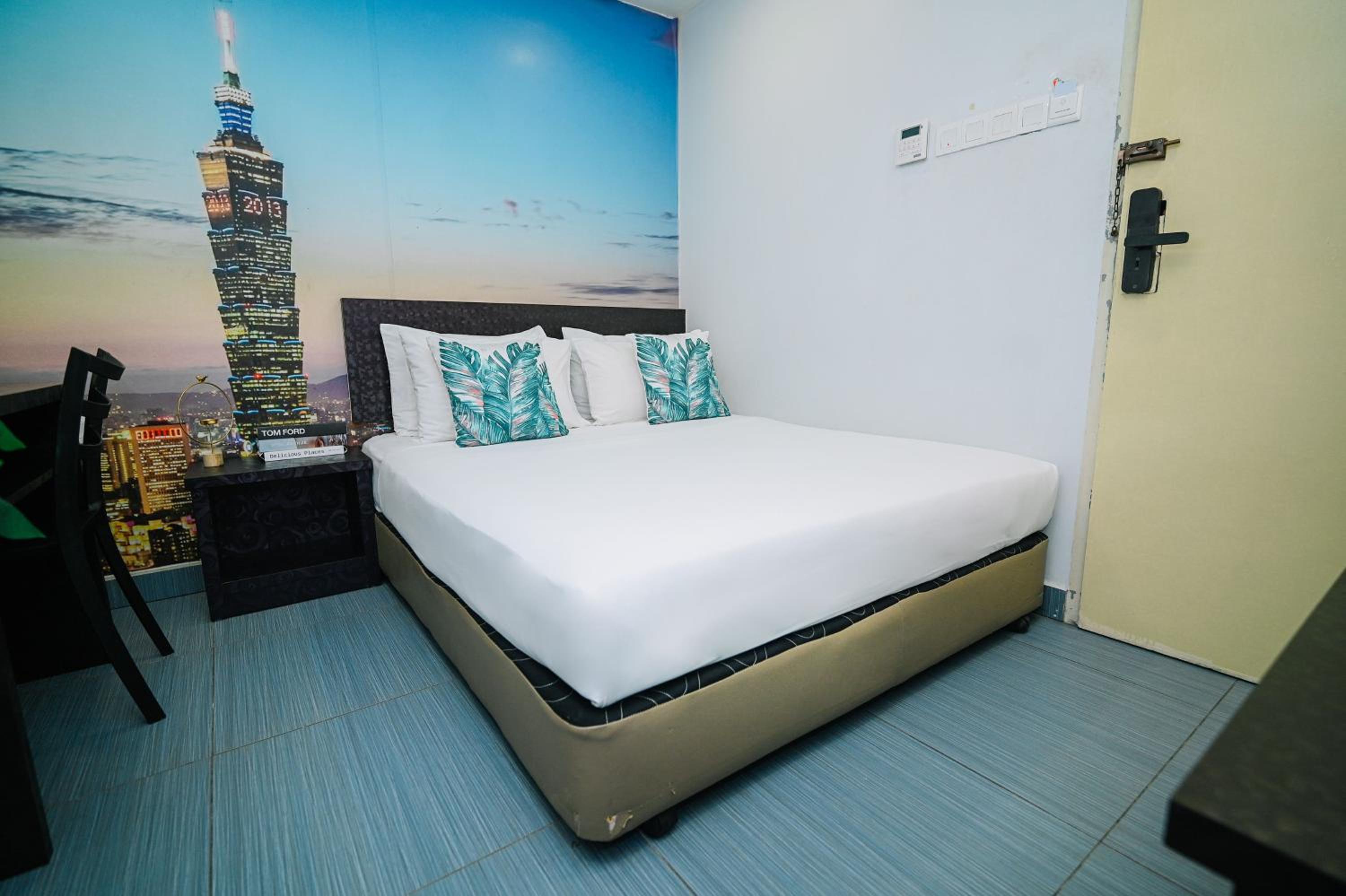 Standard Queen Room - Photo 1