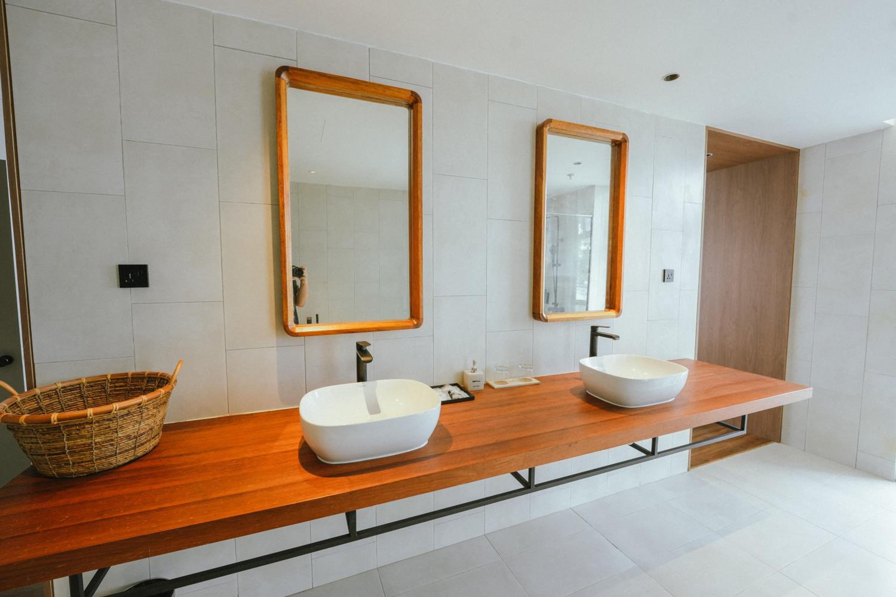 Deluxe Suite - Photo 6
