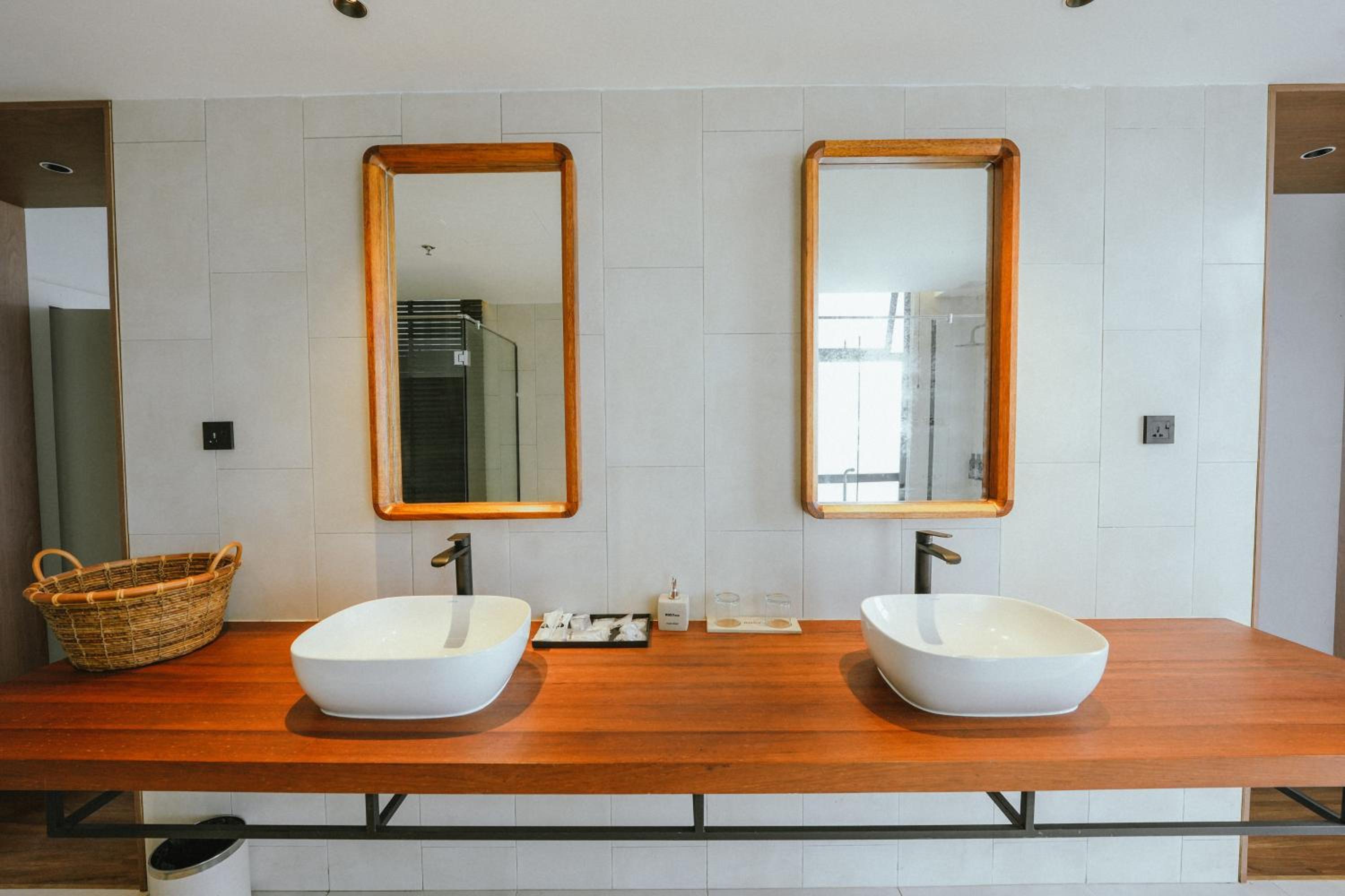 Deluxe Suite - Photo 8