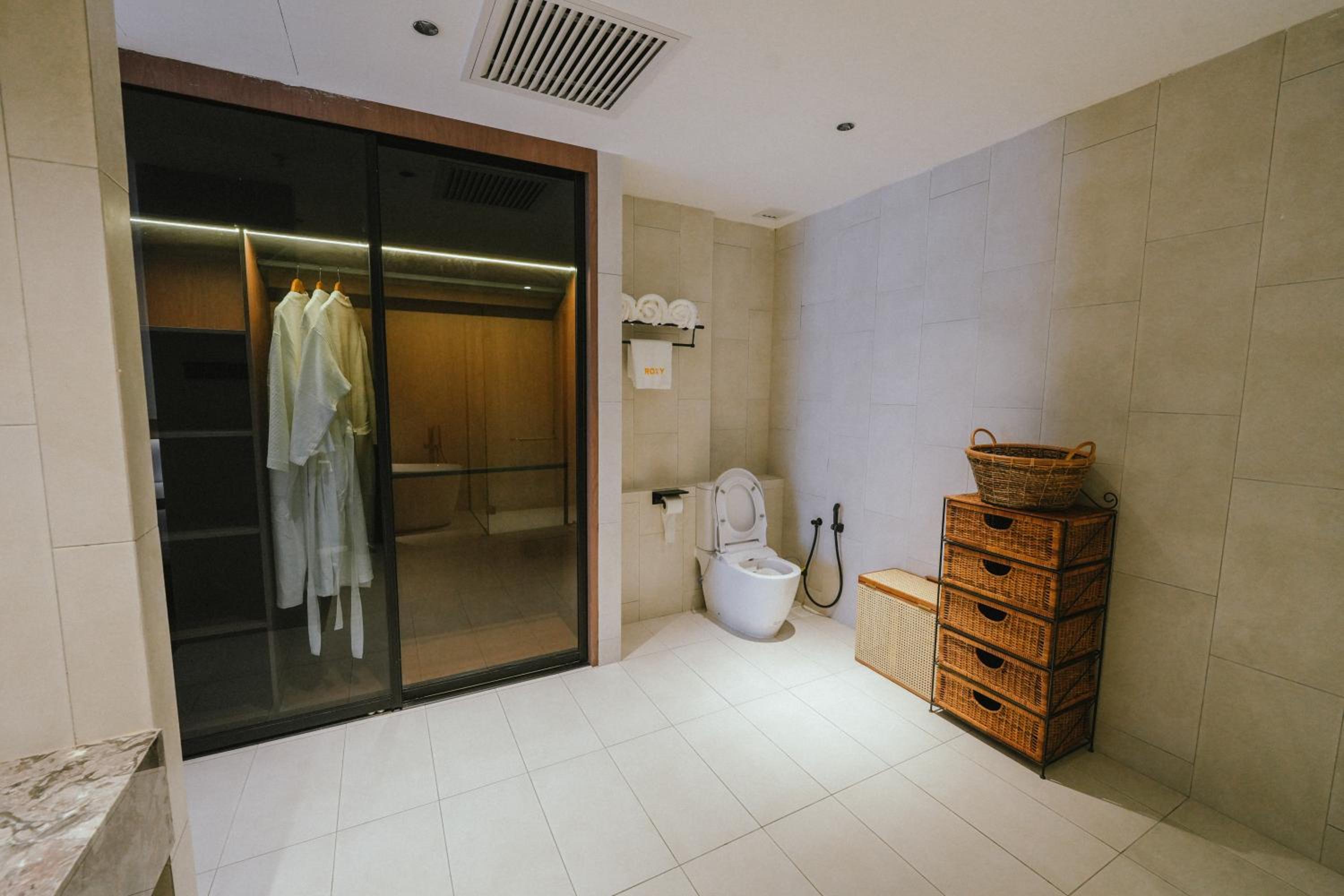 Deluxe Suite - Photo 25